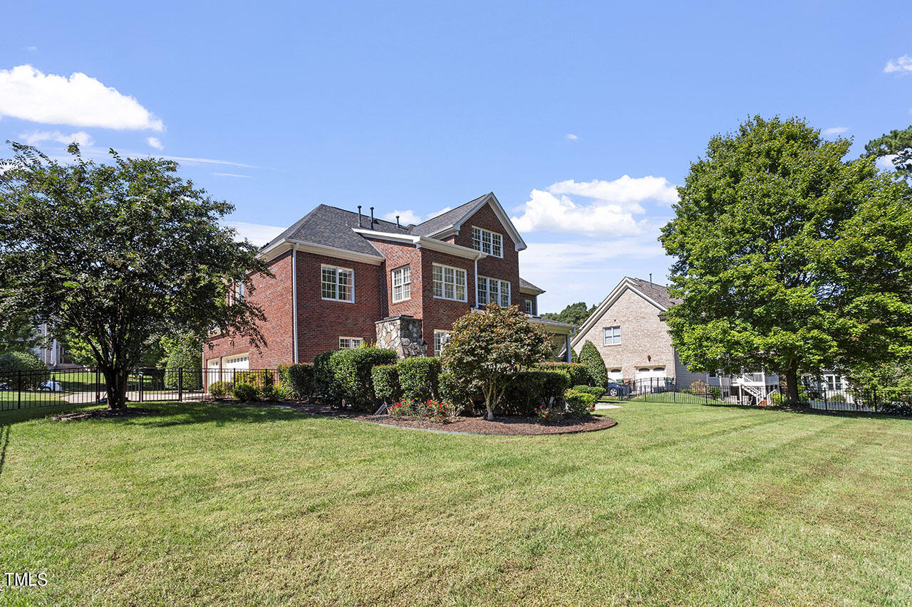 305 Felspar Way