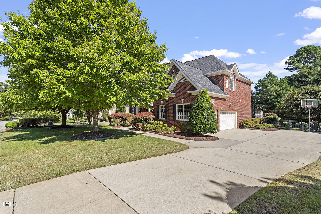 305 Felspar Way