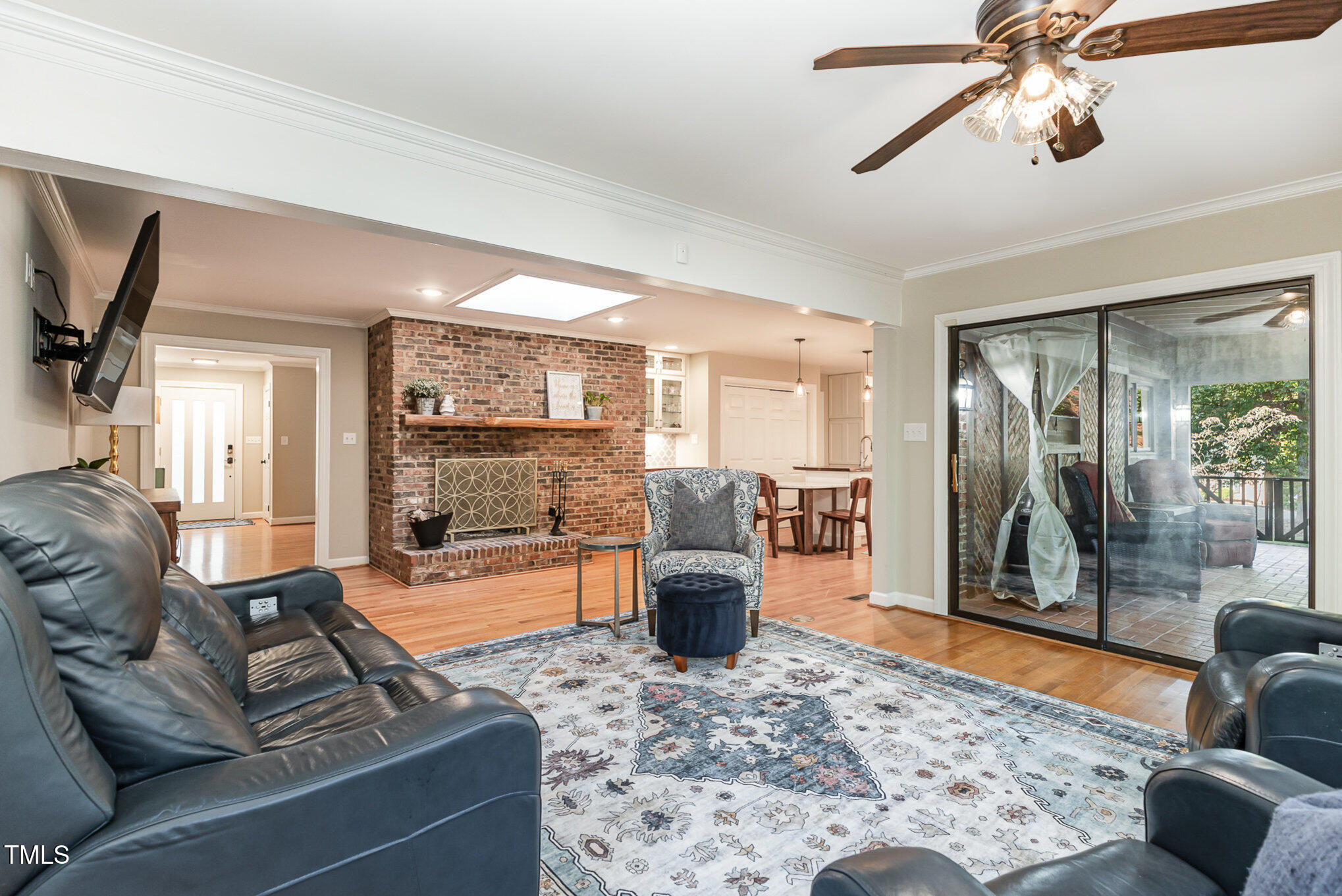 816 Thatcher Way