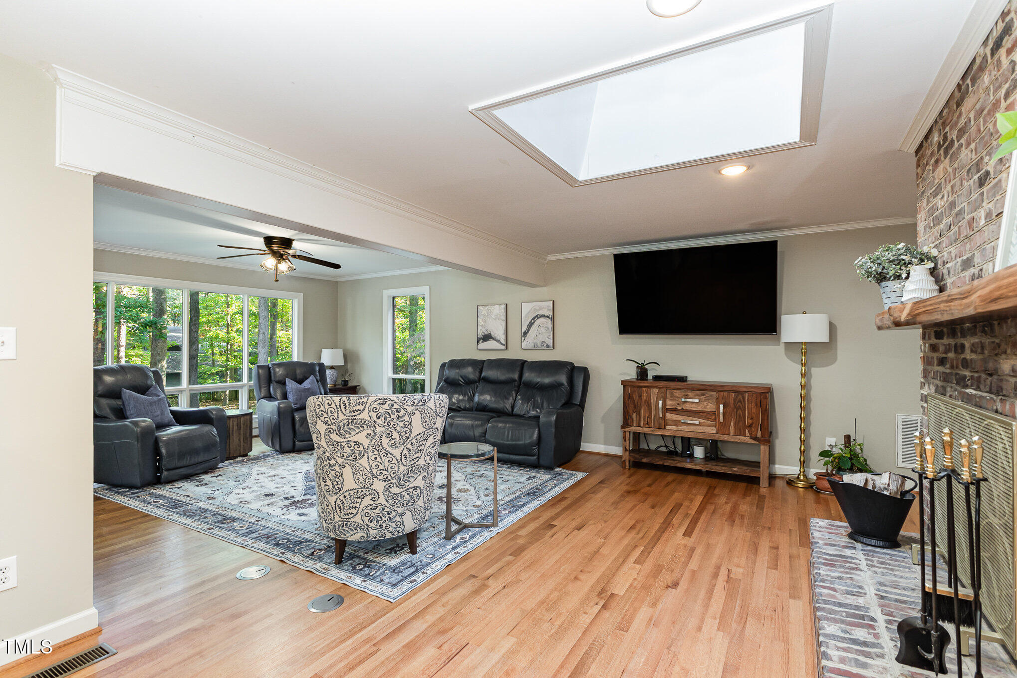 816 Thatcher Way