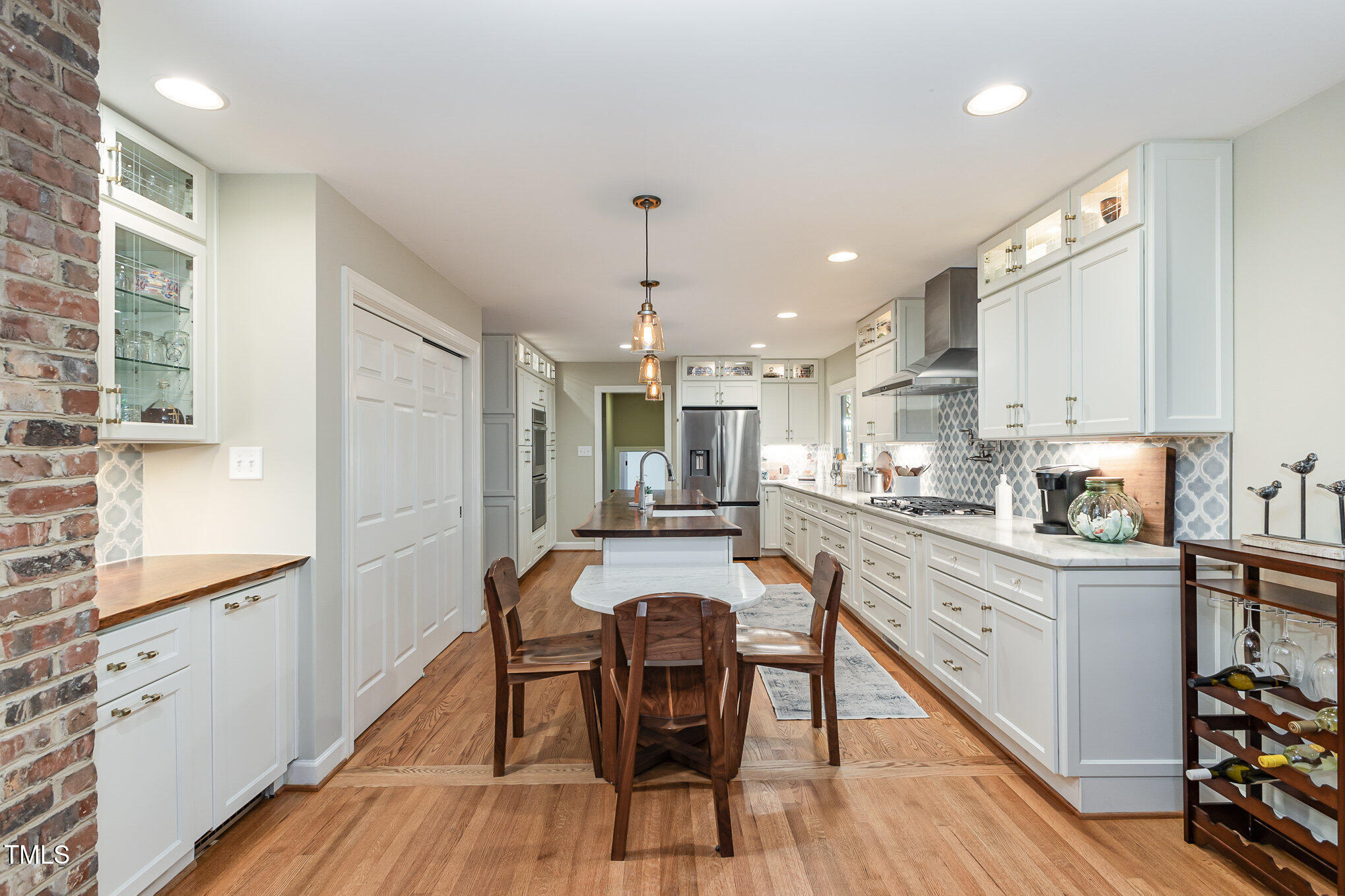 816 Thatcher Way