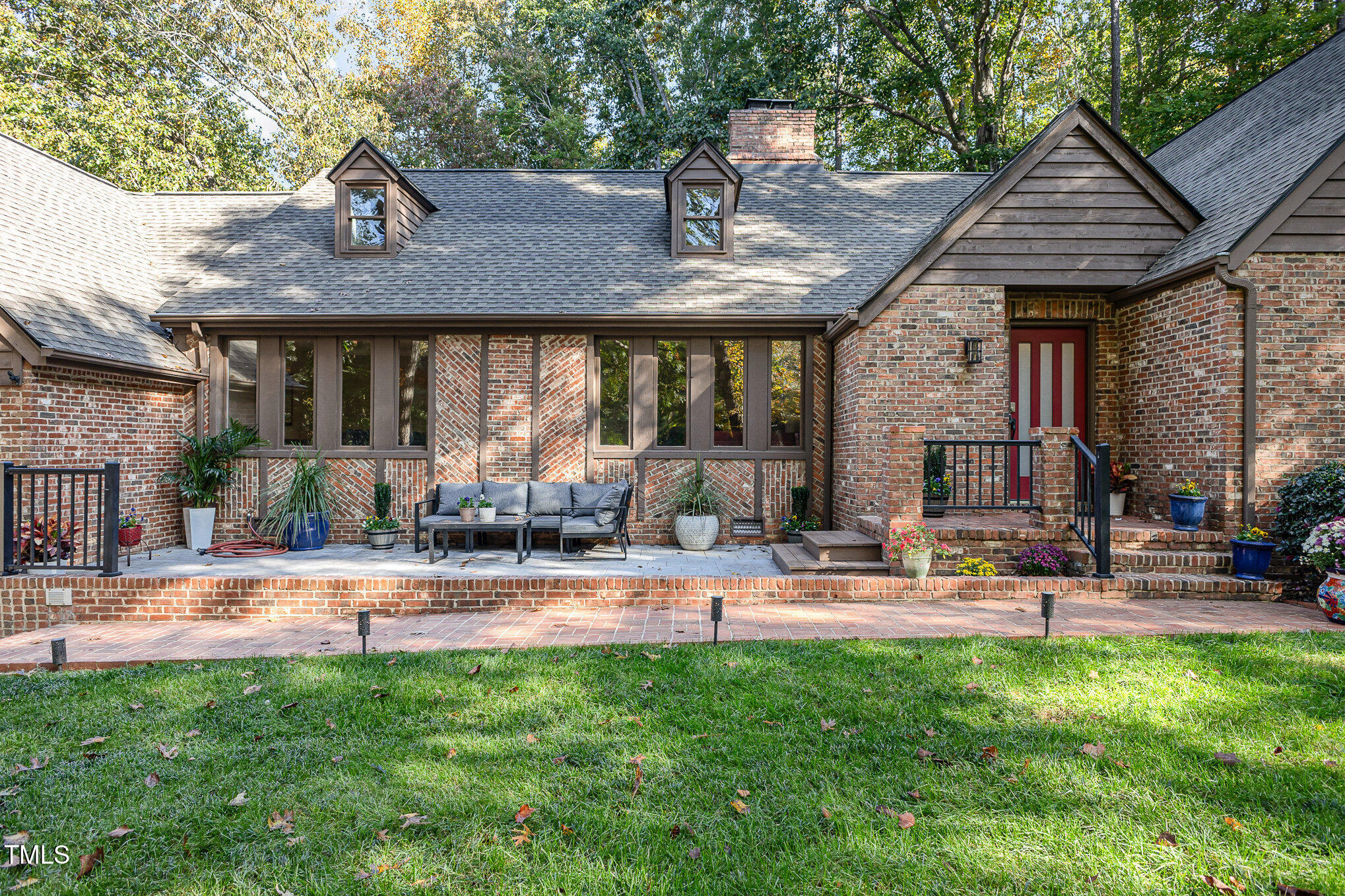 816 Thatcher Way