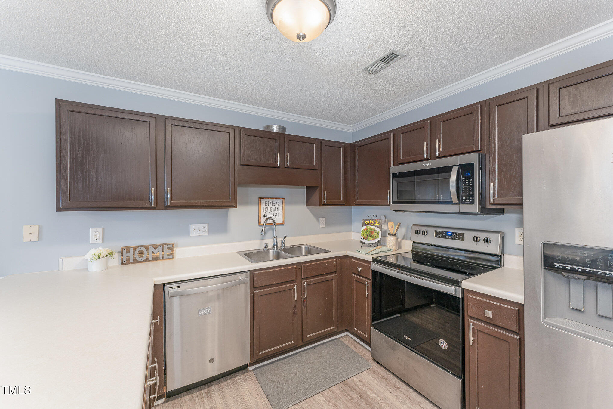 5521 Golden Moss Trail