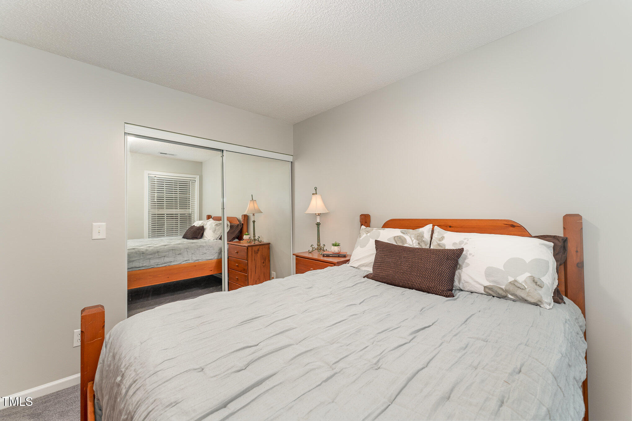 5521 Golden Moss Trail