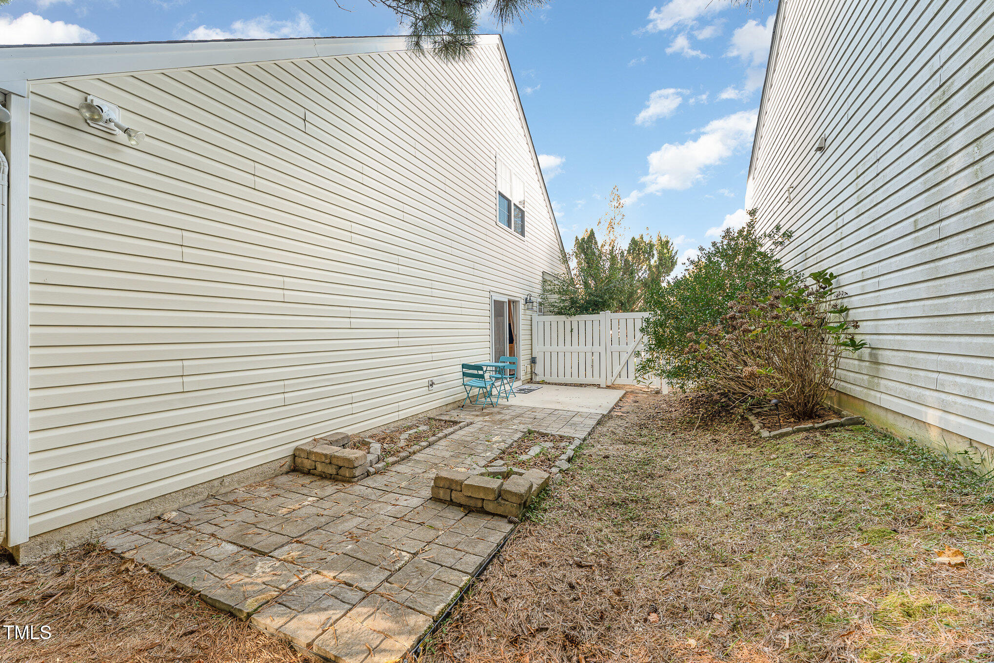 5521 Golden Moss Trail