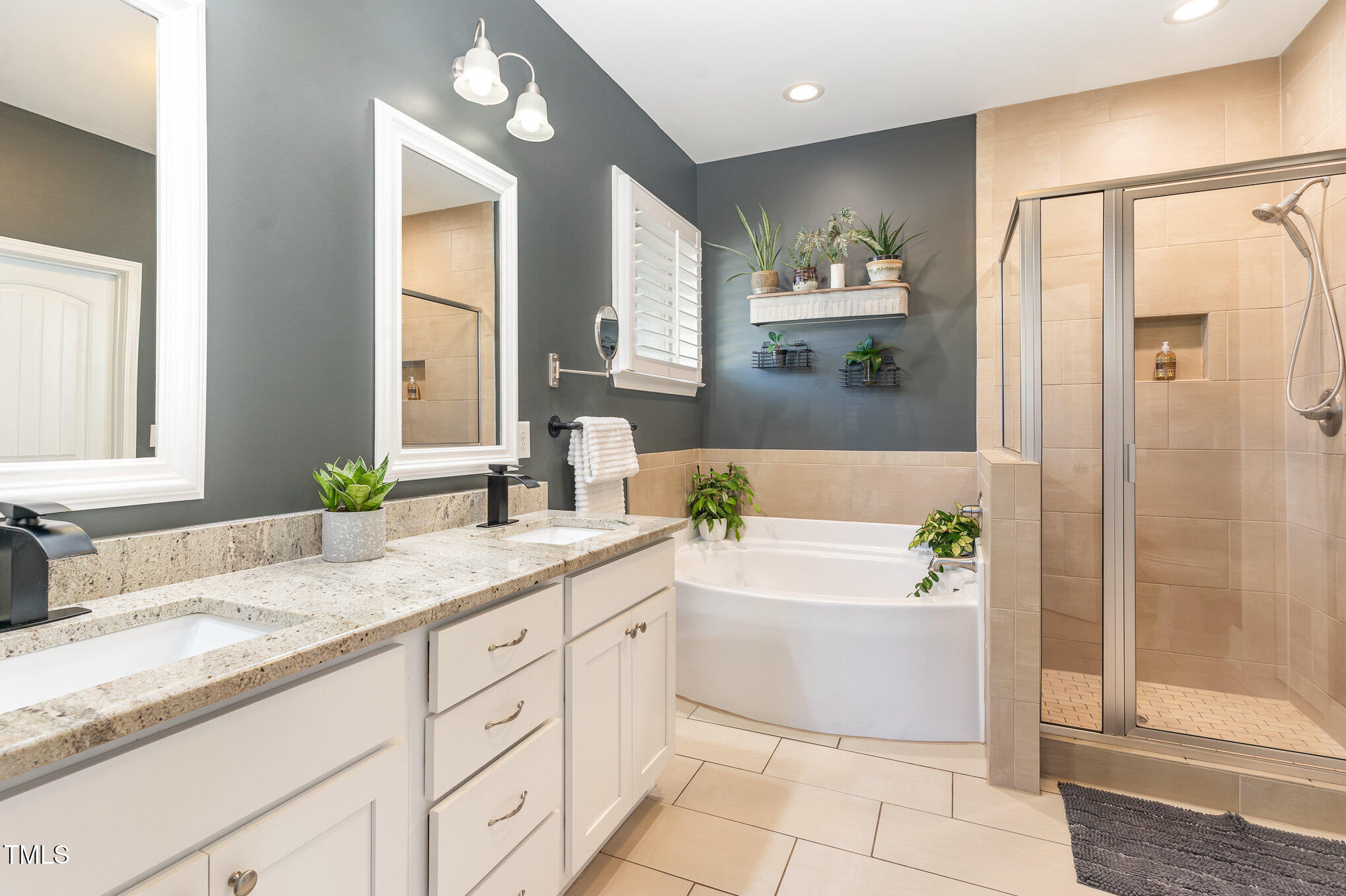 5504 Red Line Court