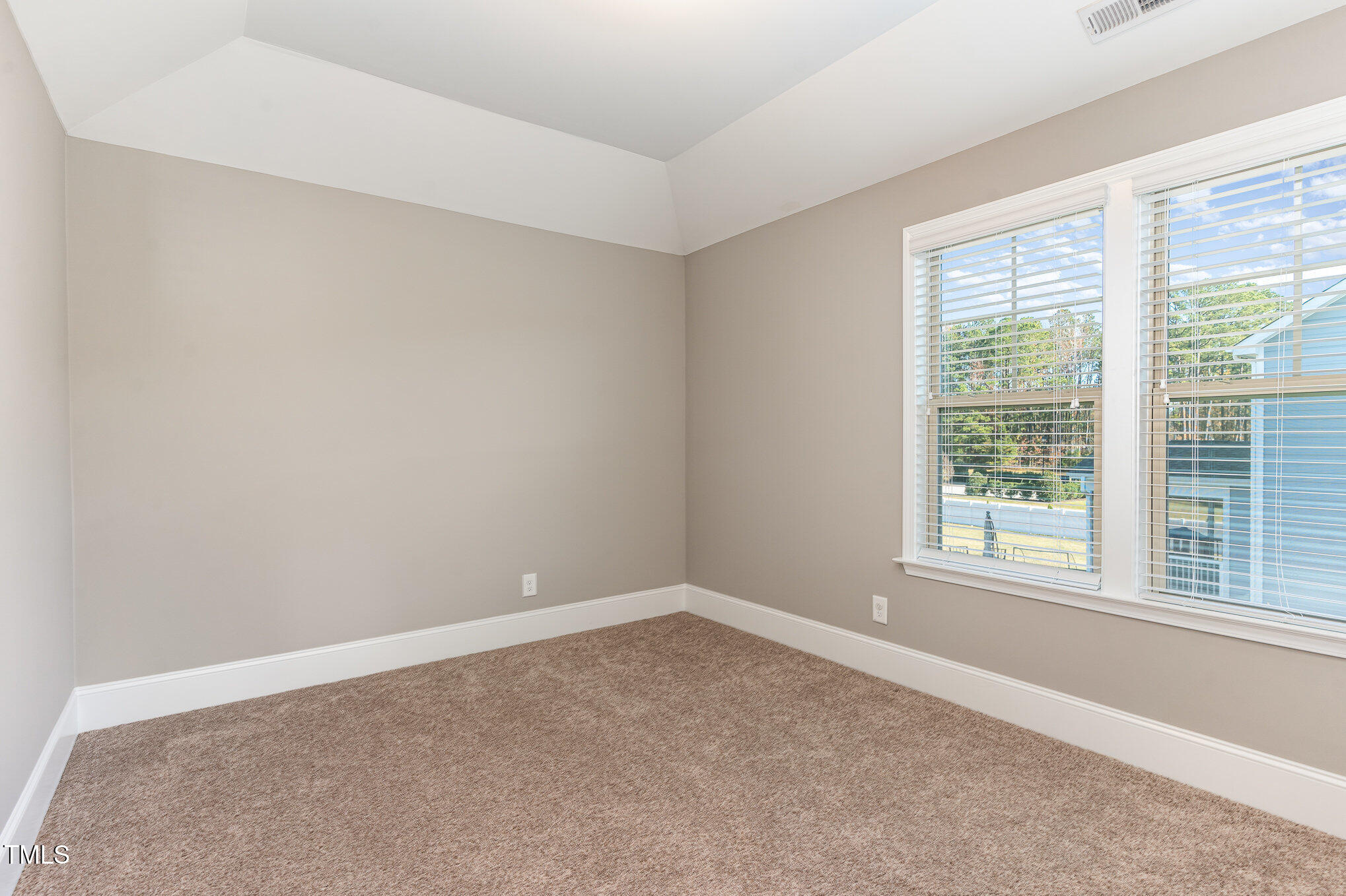 5504 Red Line Court