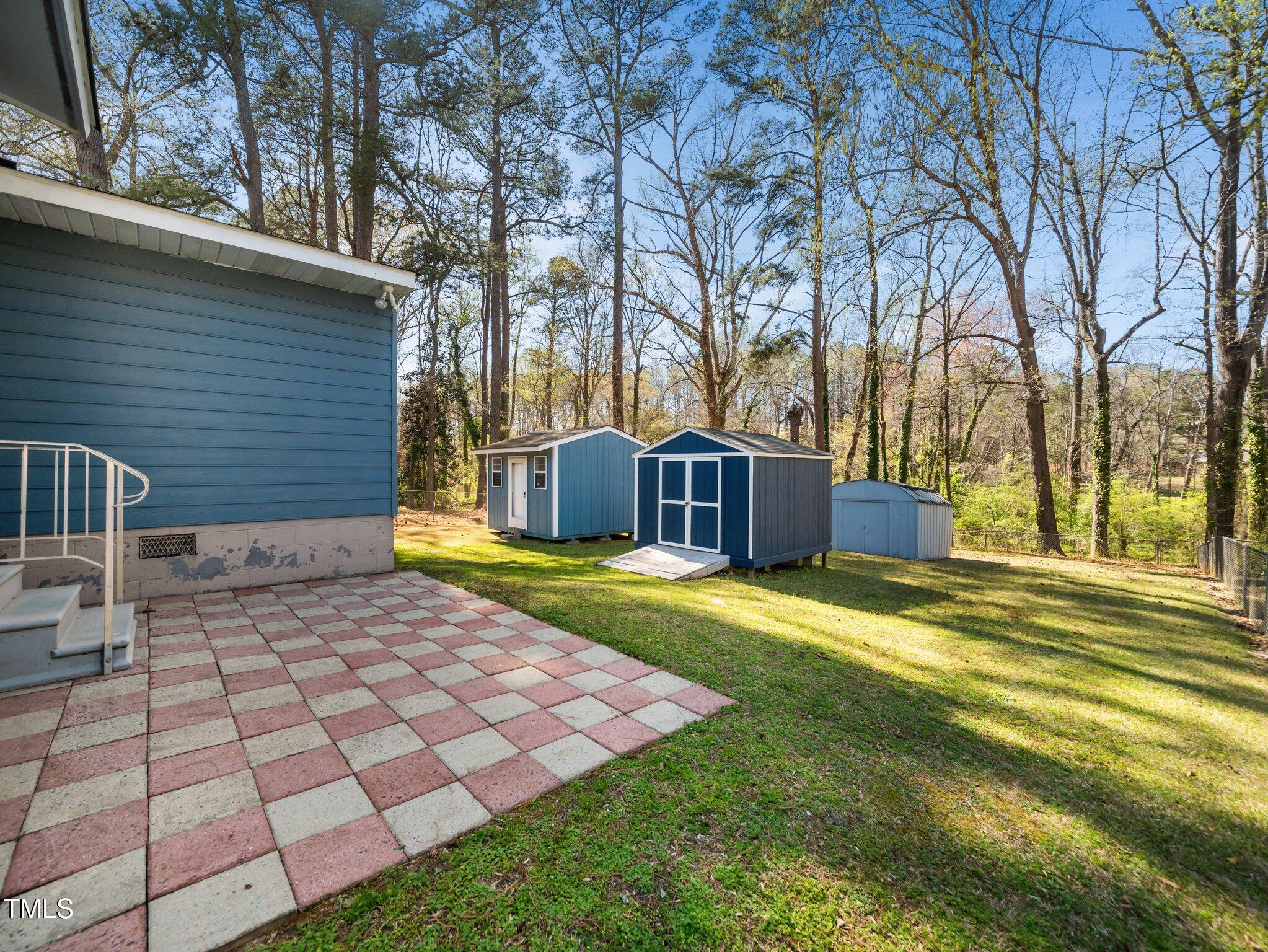 1402 Valley Road