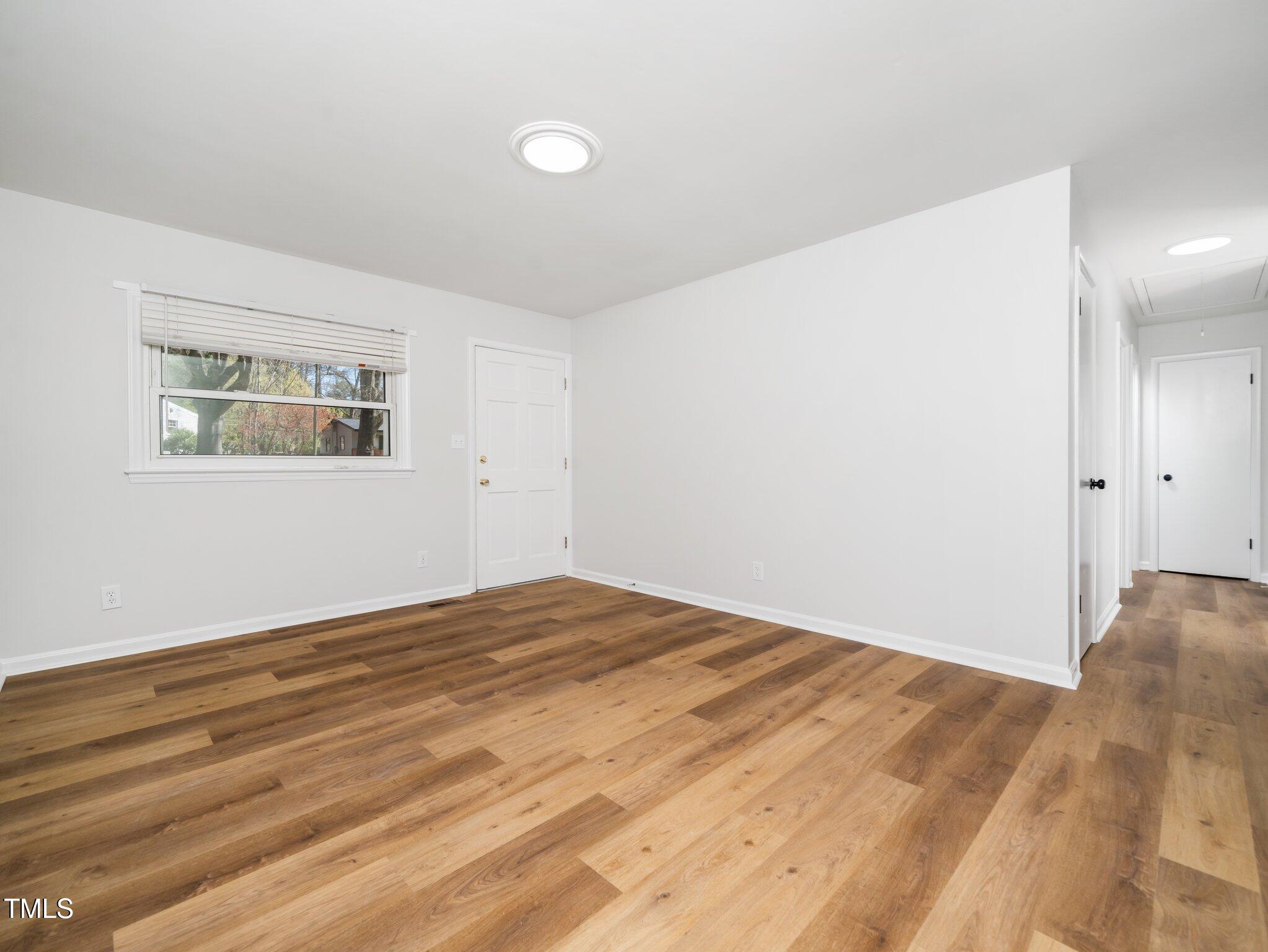1402 Valley Road