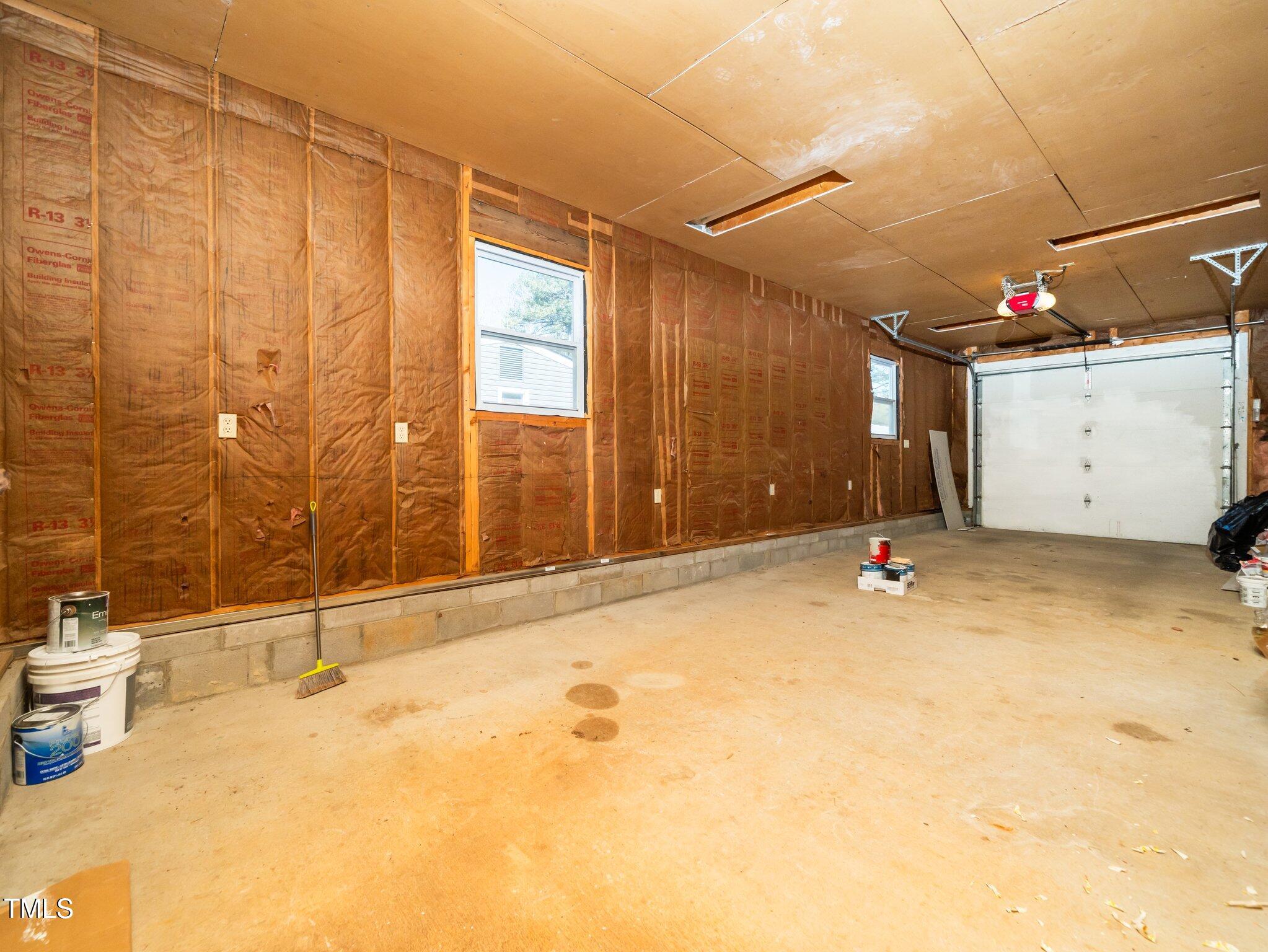 1402 Valley Road