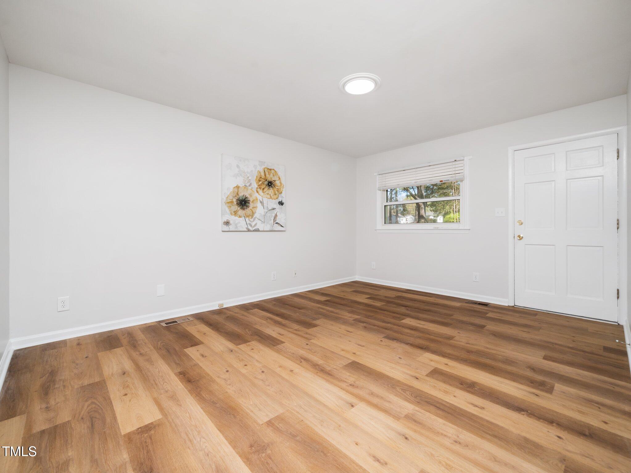1402 Valley Road