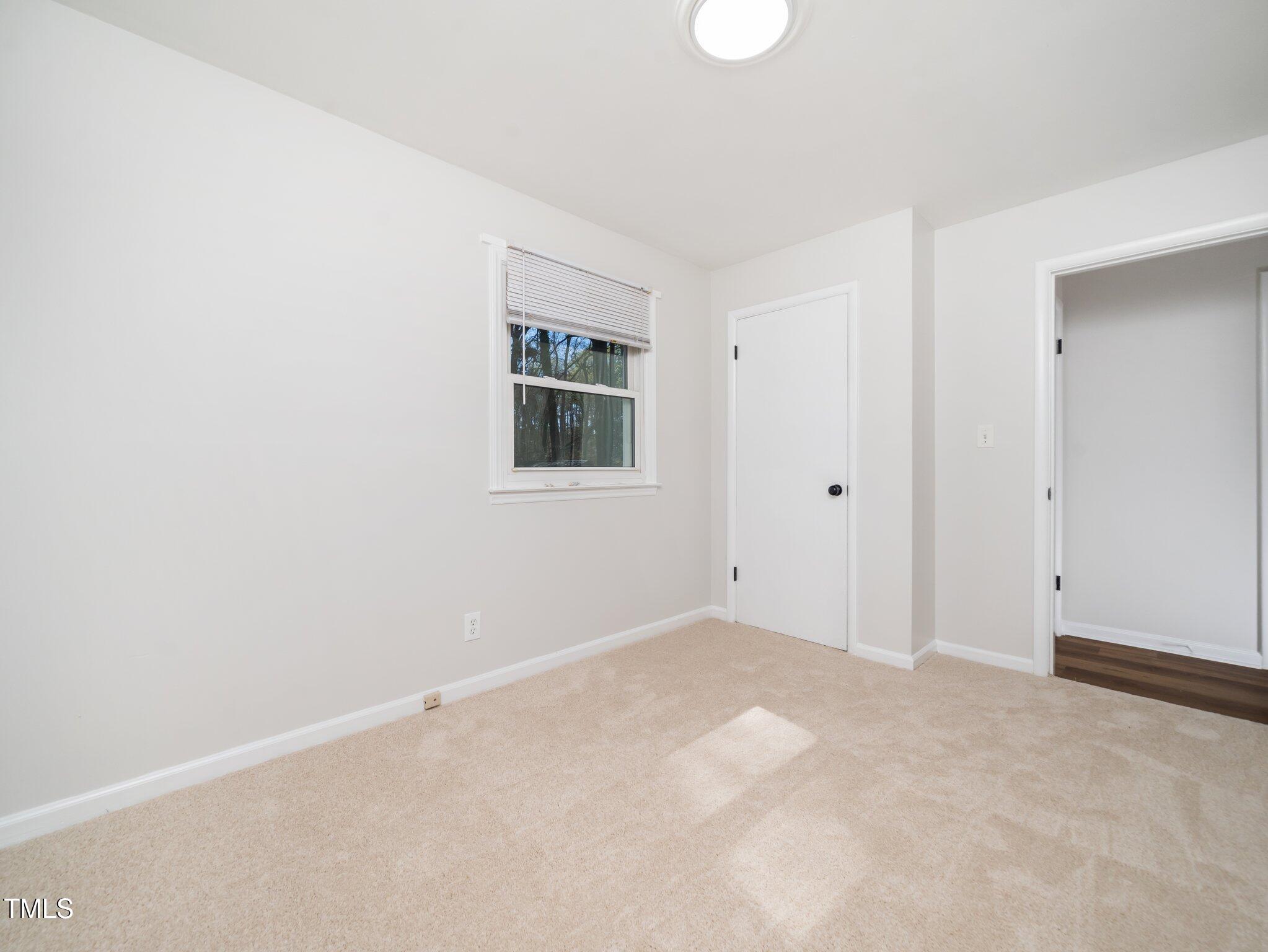 1402 Valley Road