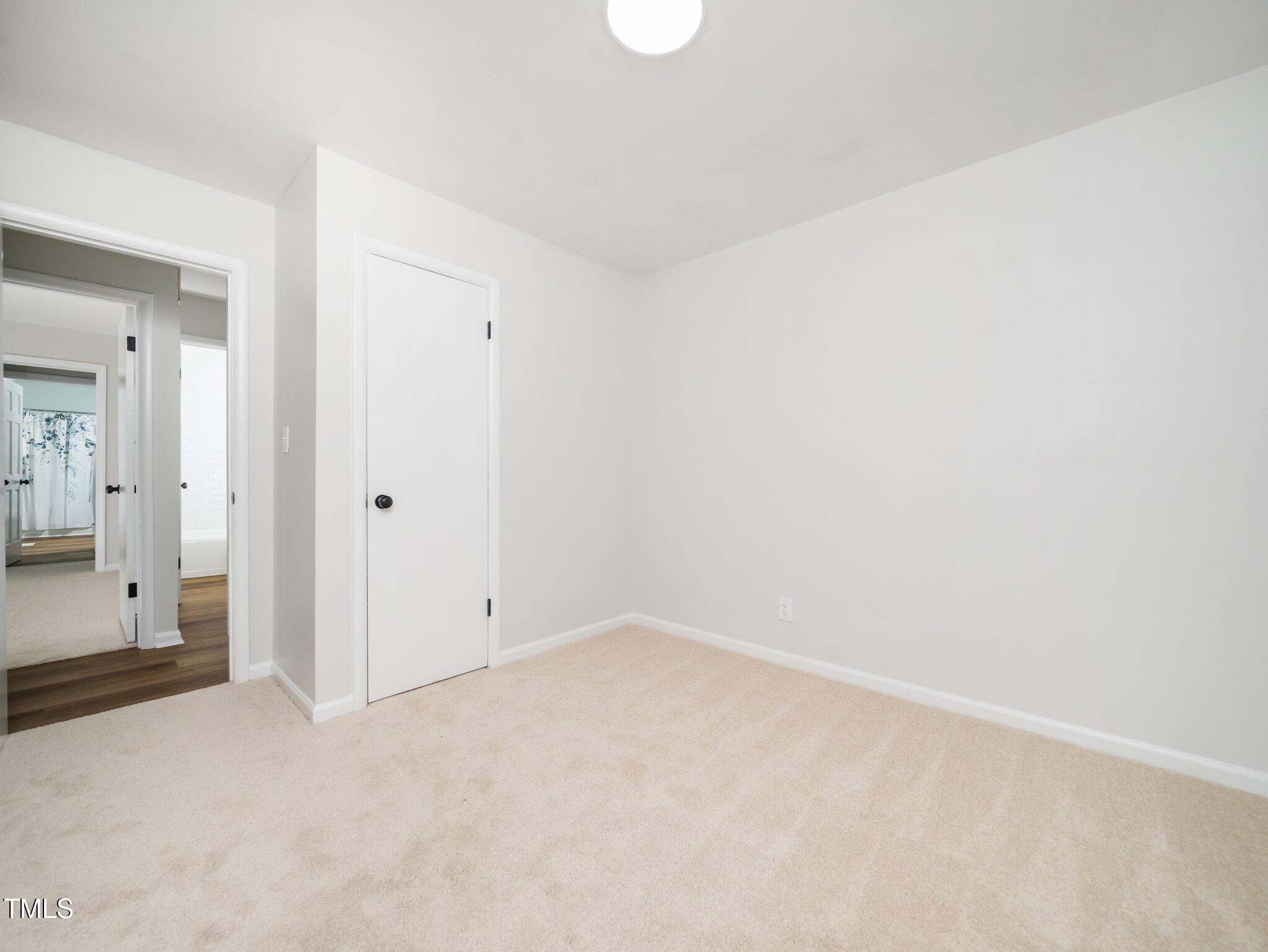 1402 Valley Road