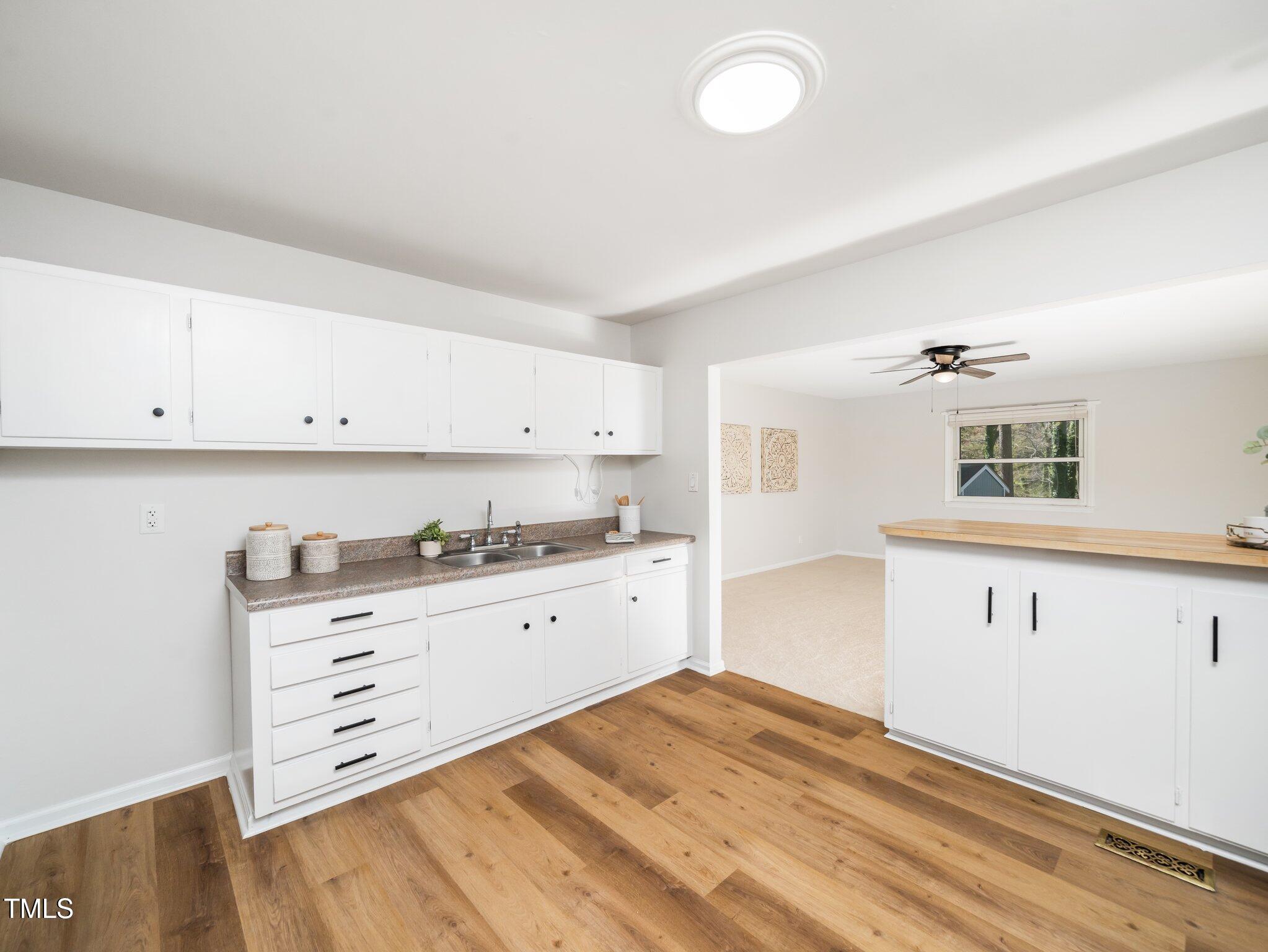 1402 Valley Road