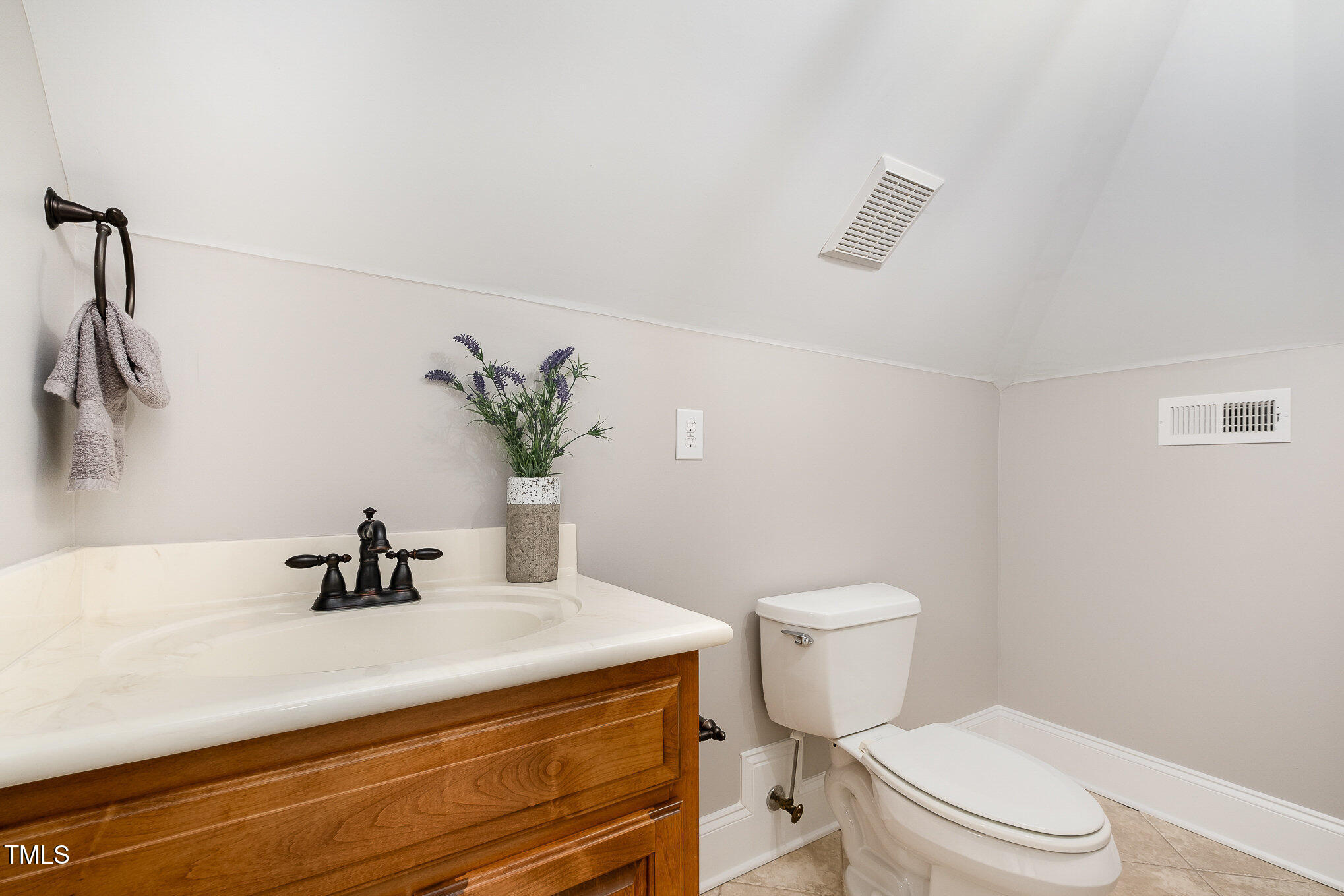 8418 Wheatstone Lane