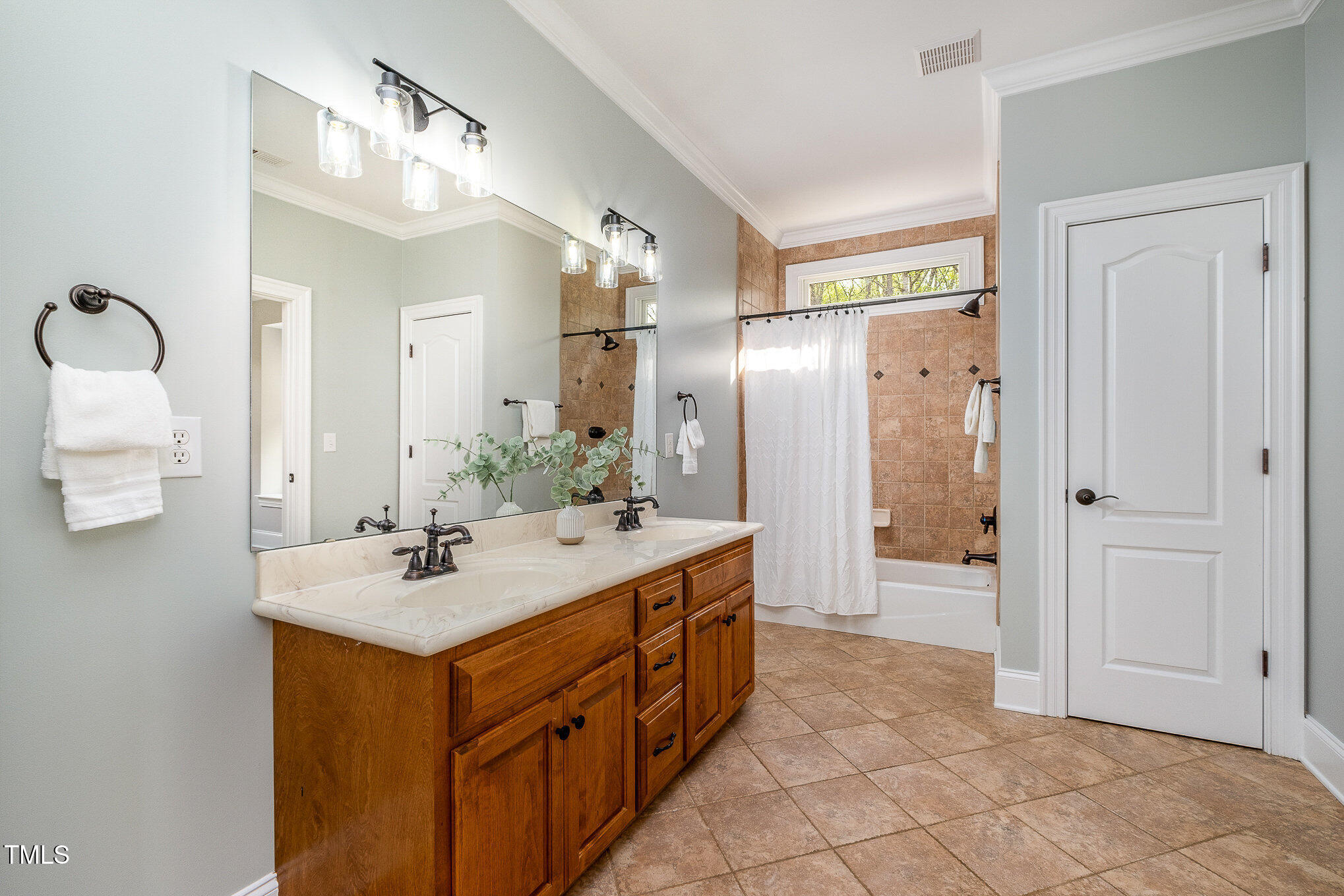 8418 Wheatstone Lane