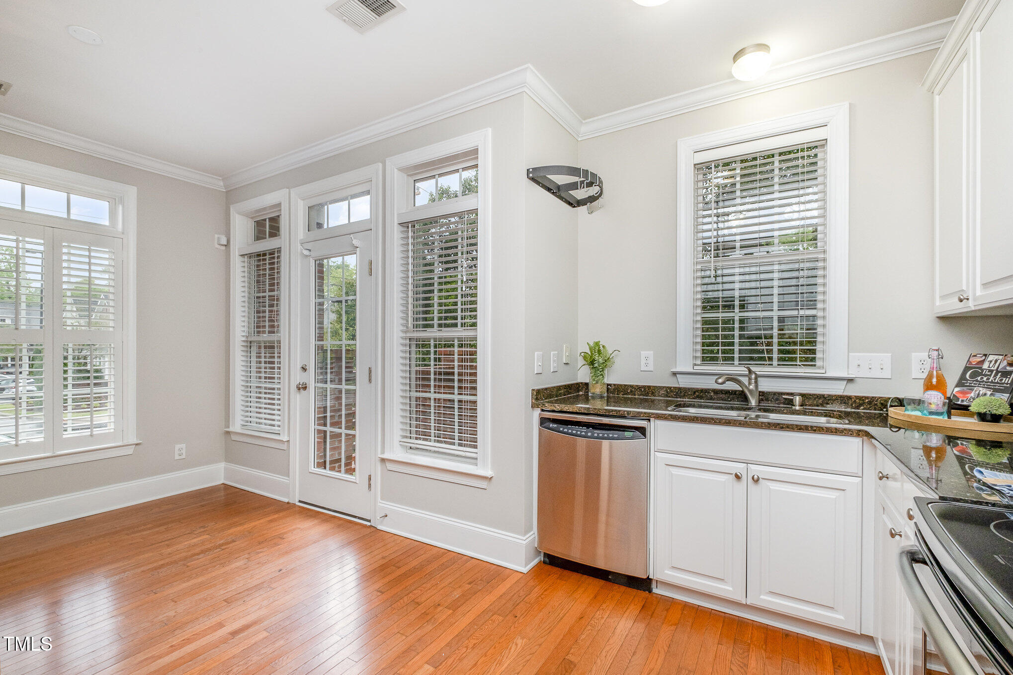 605 Highpark Lane