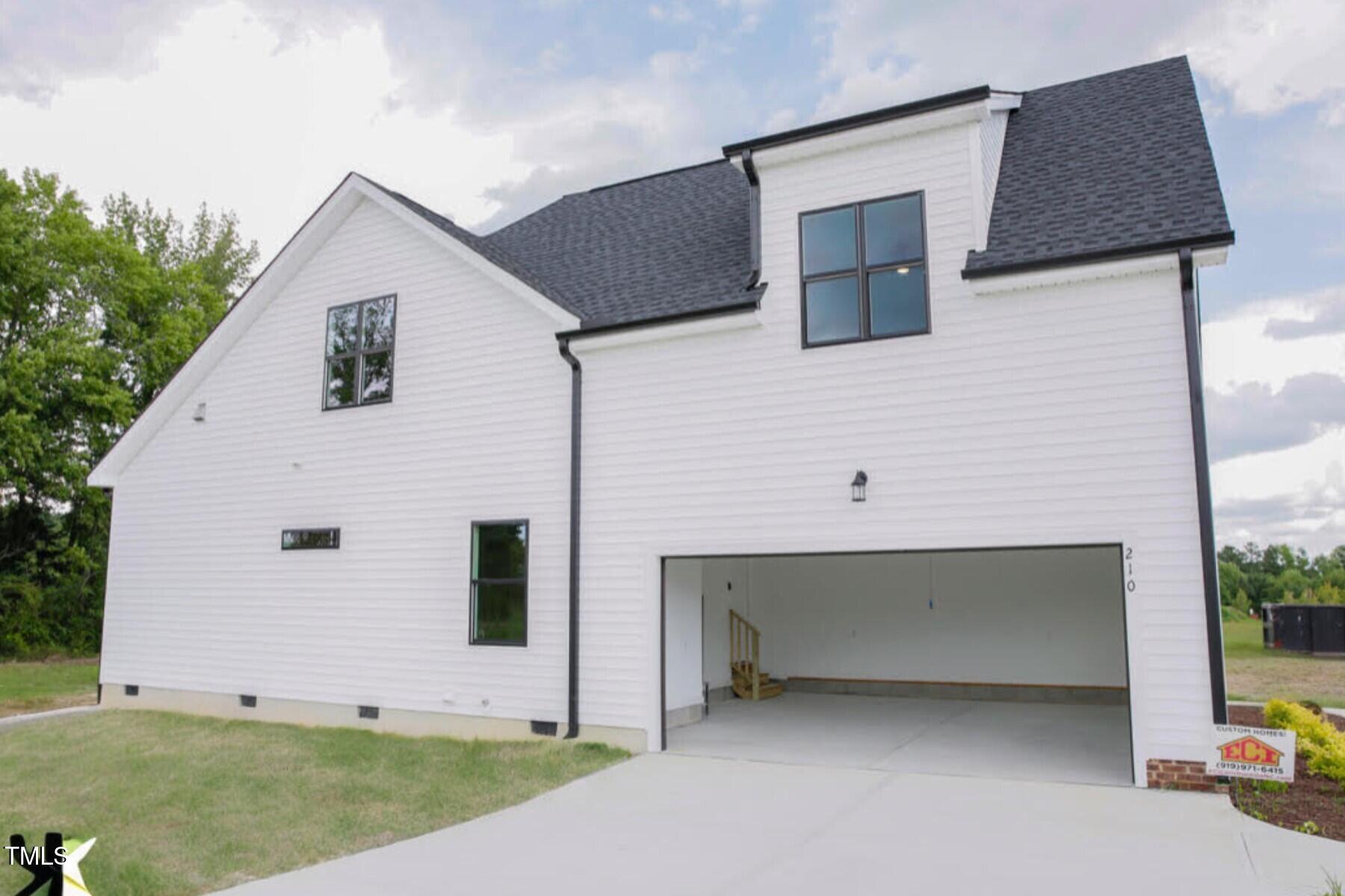 155 Diamond Creek Drive