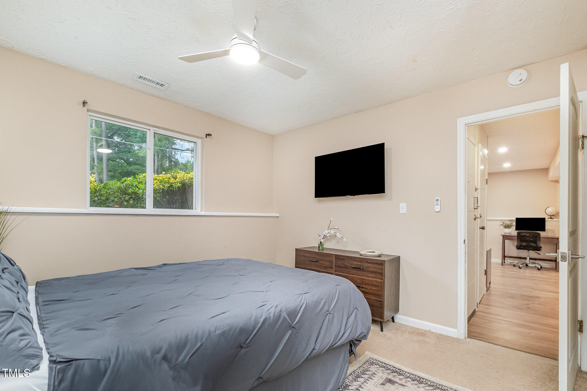 2216 Lawrence Drive