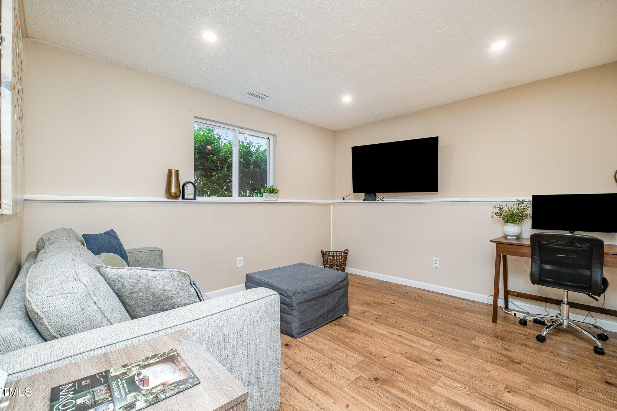 2216 Lawrence Drive
