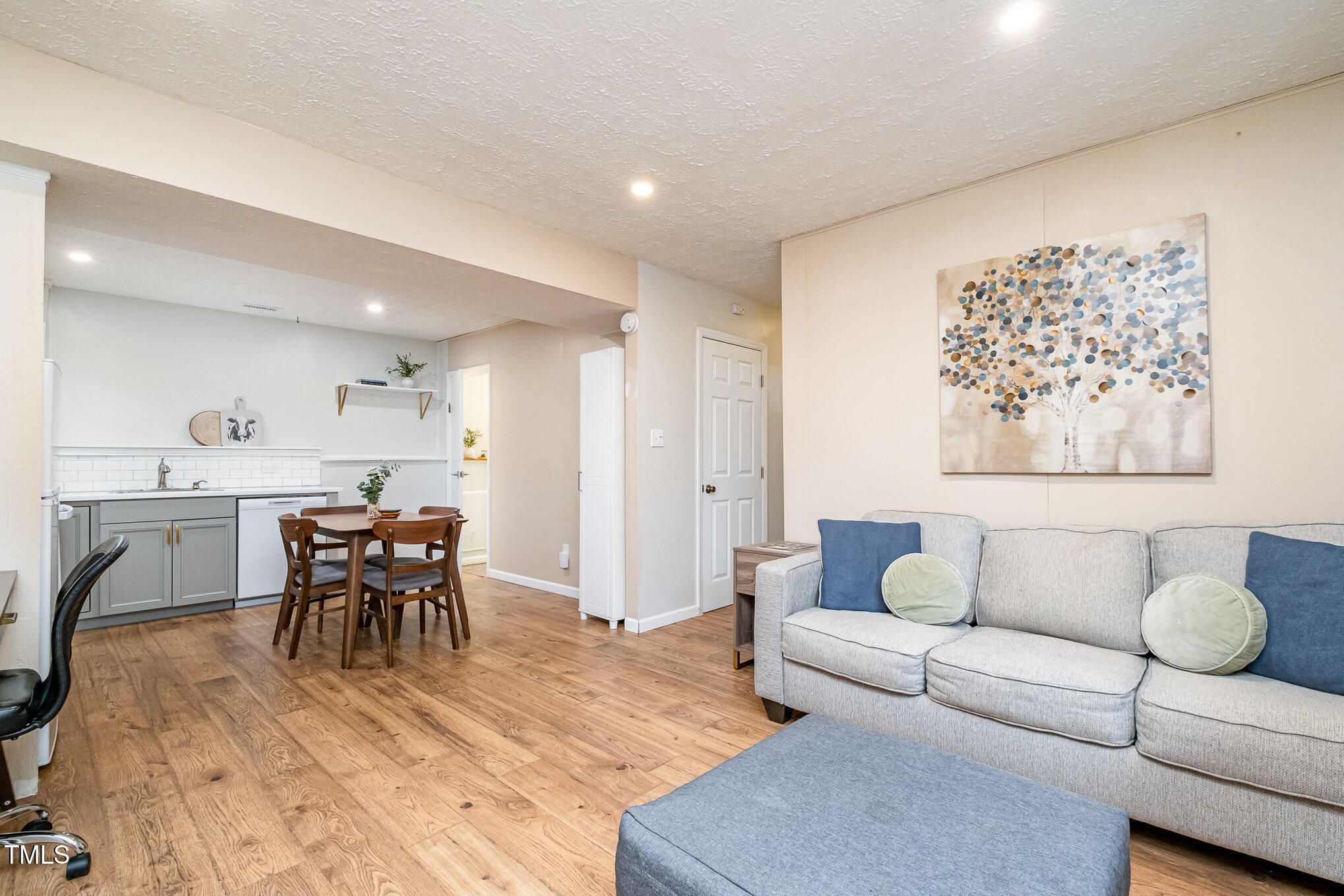 2216 Lawrence Drive