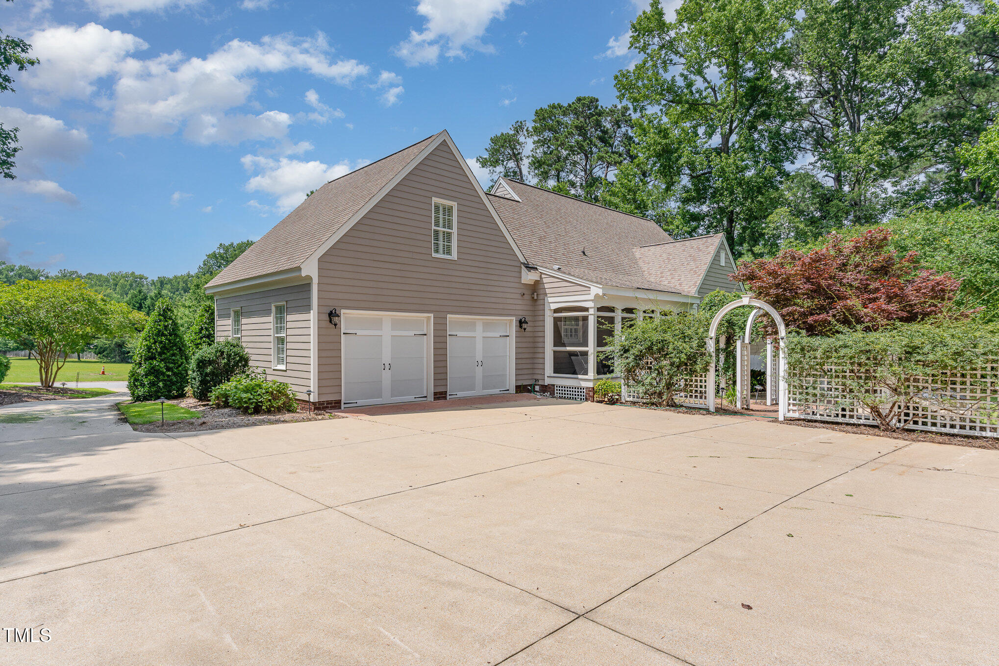 2945 Chimney Hill Trail