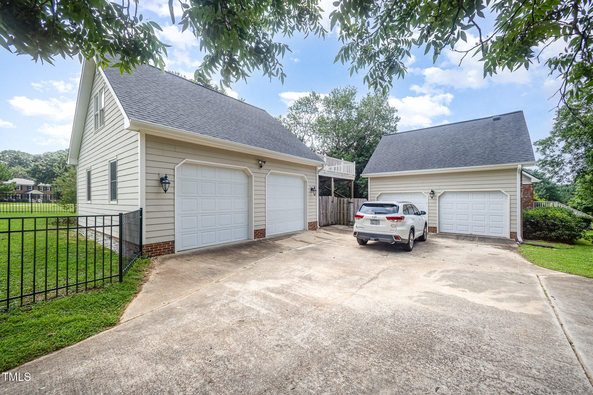 3913 Littlefield Court