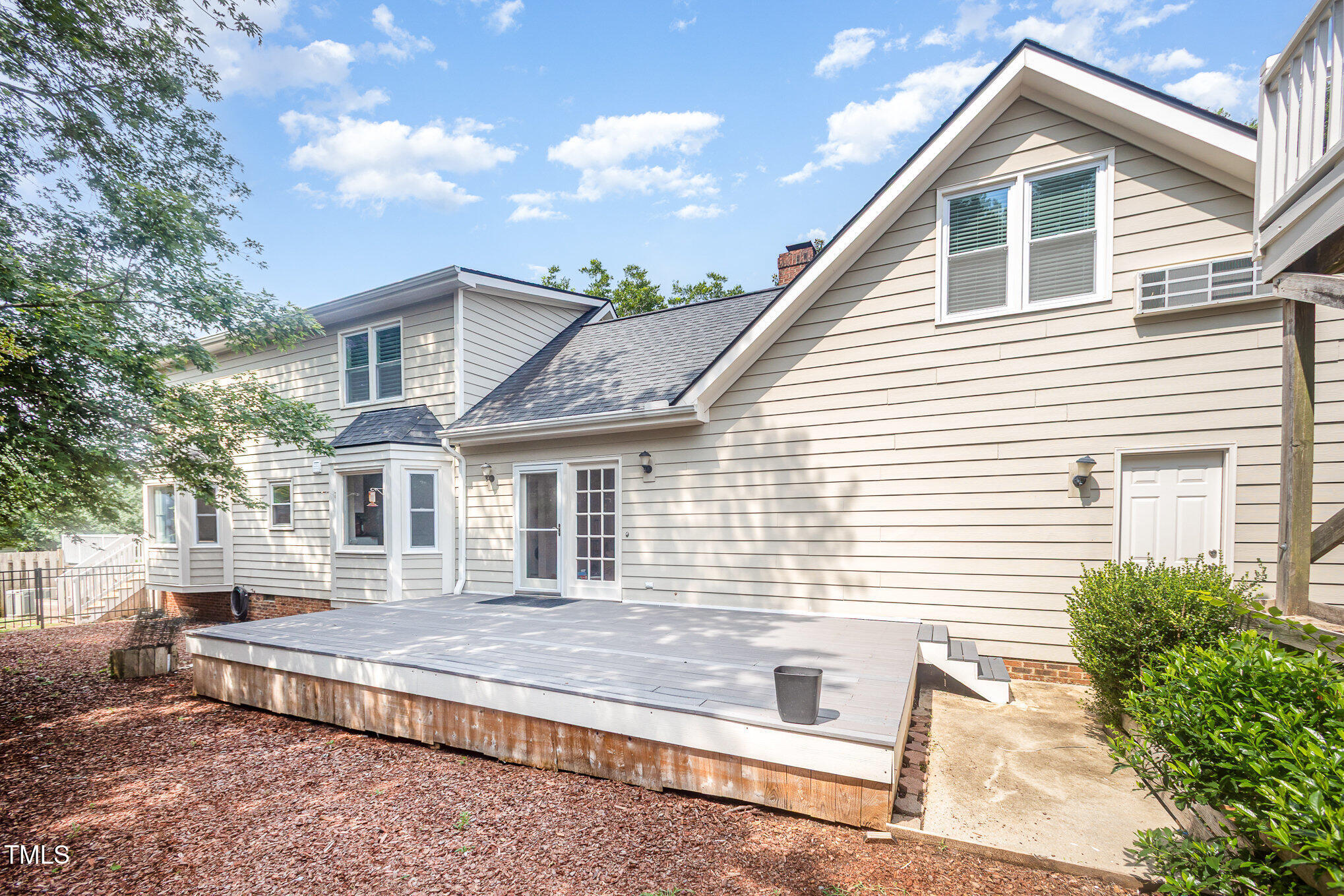3913 Littlefield Court