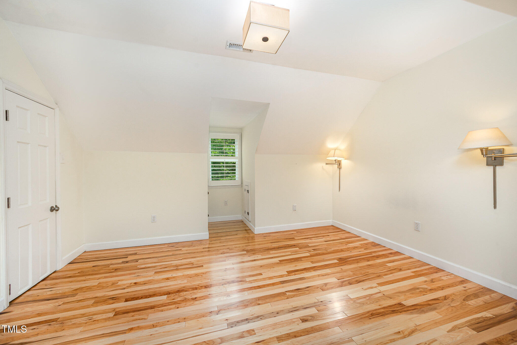 3913 Littlefield Court