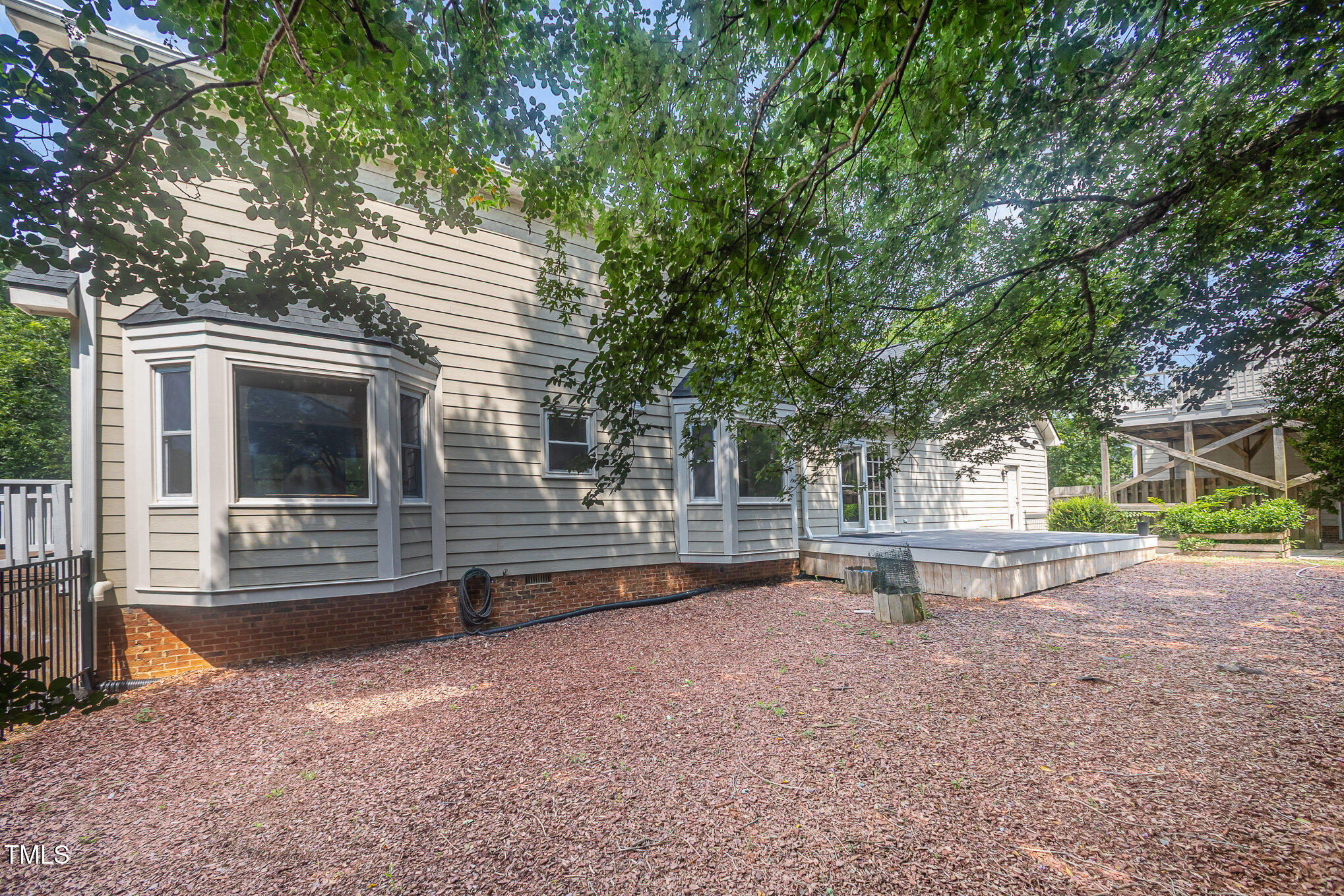 3913 Littlefield Court
