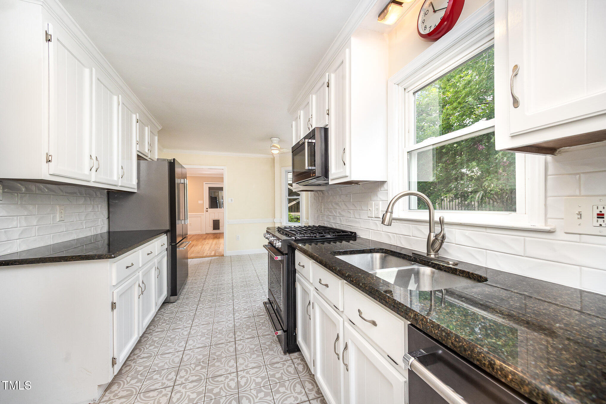3913 Littlefield Court