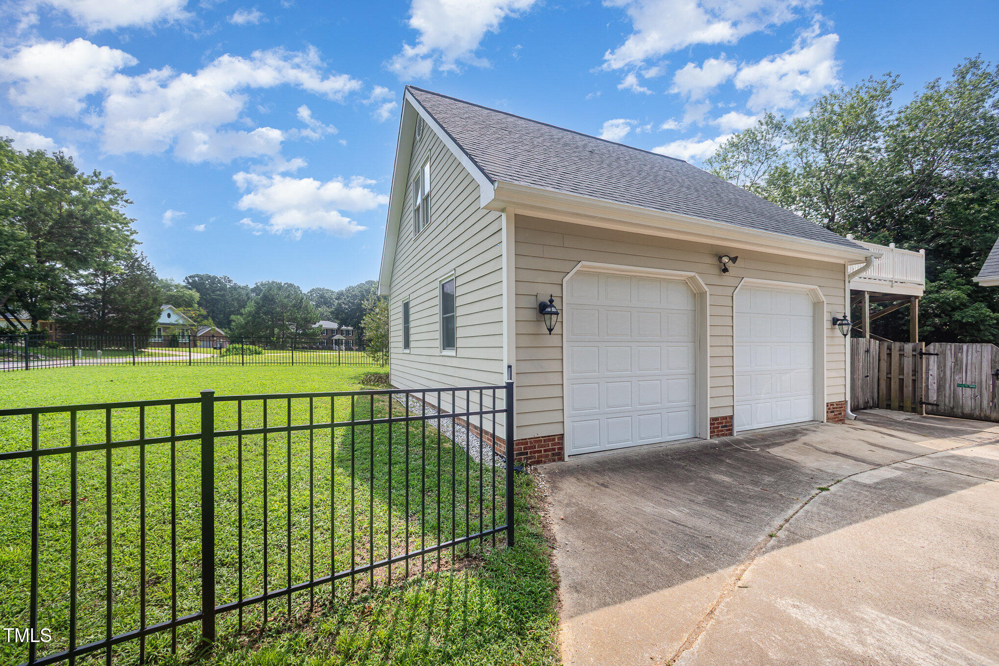 3913 Littlefield Court