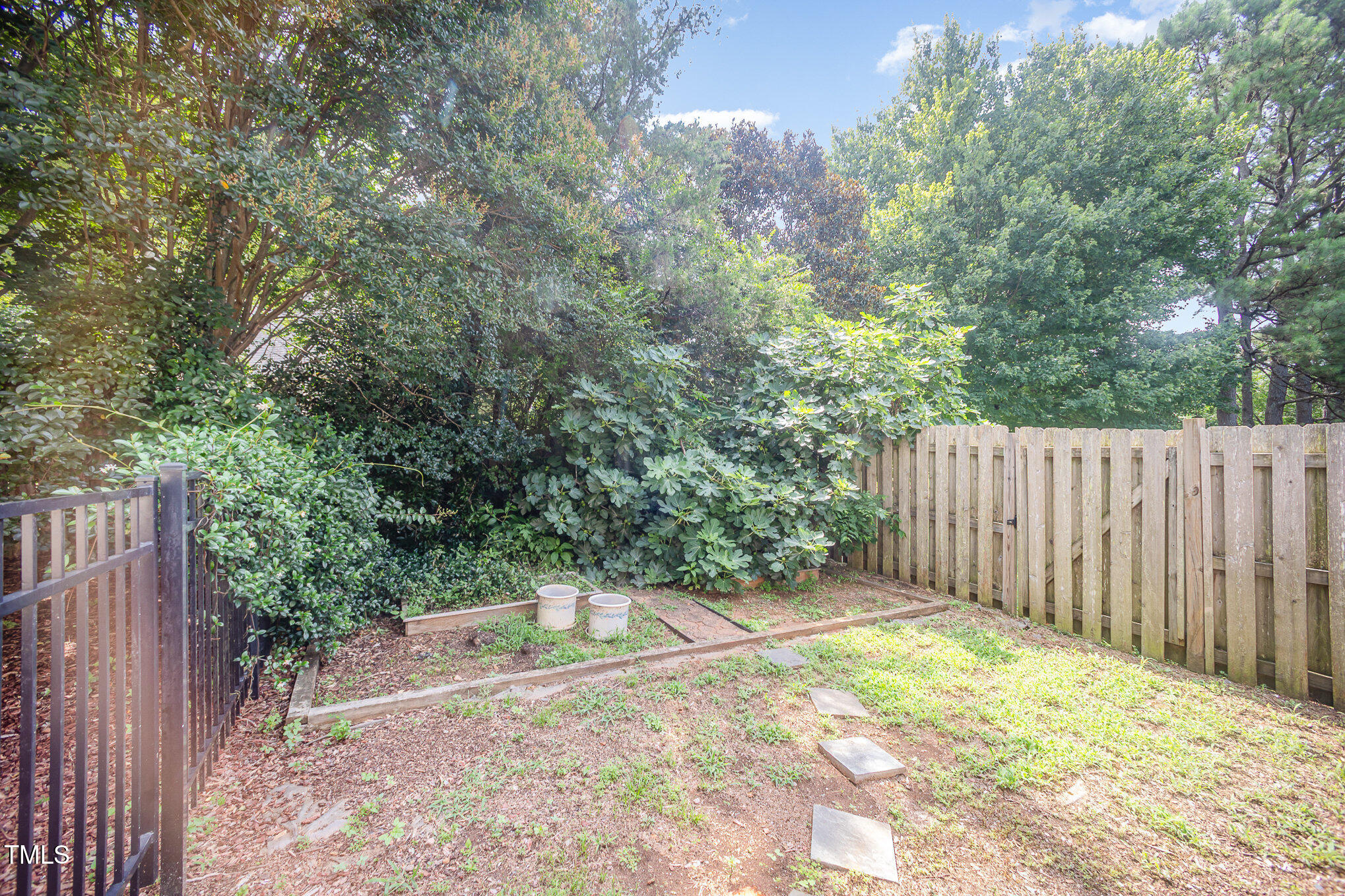 3913 Littlefield Court