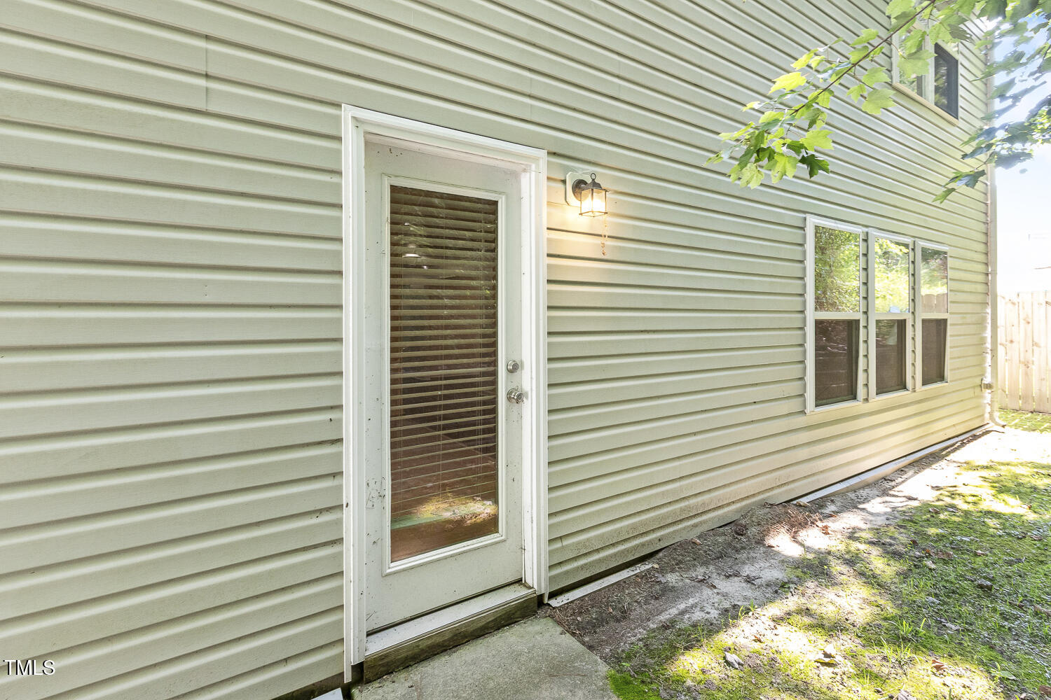 817 Leatherstone Lane