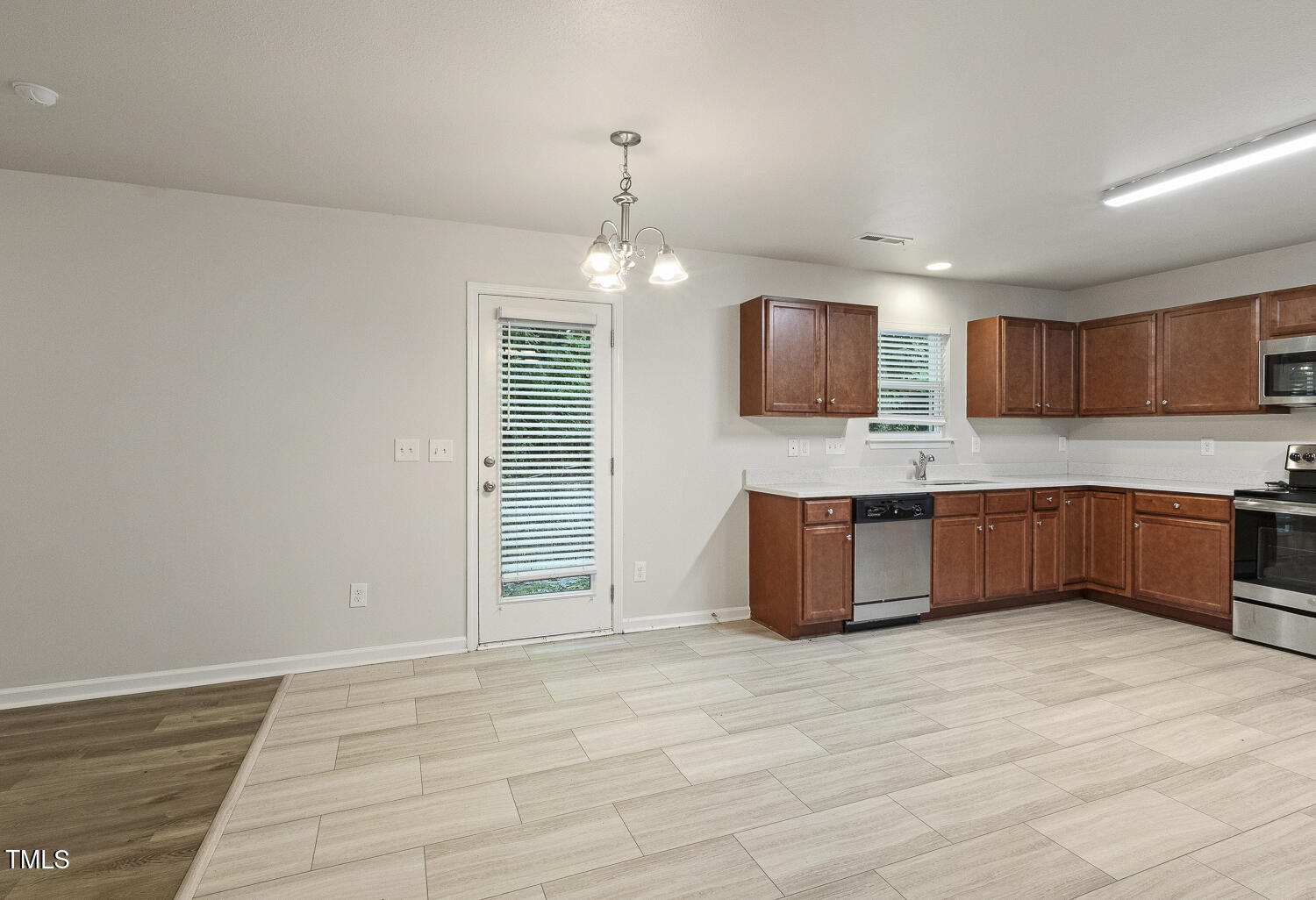 817 Leatherstone Lane