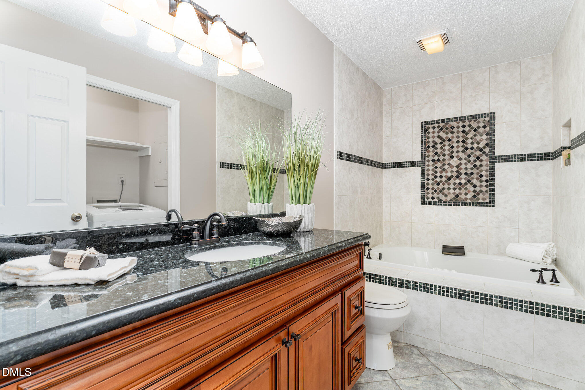 2817 Rue Sans Famille