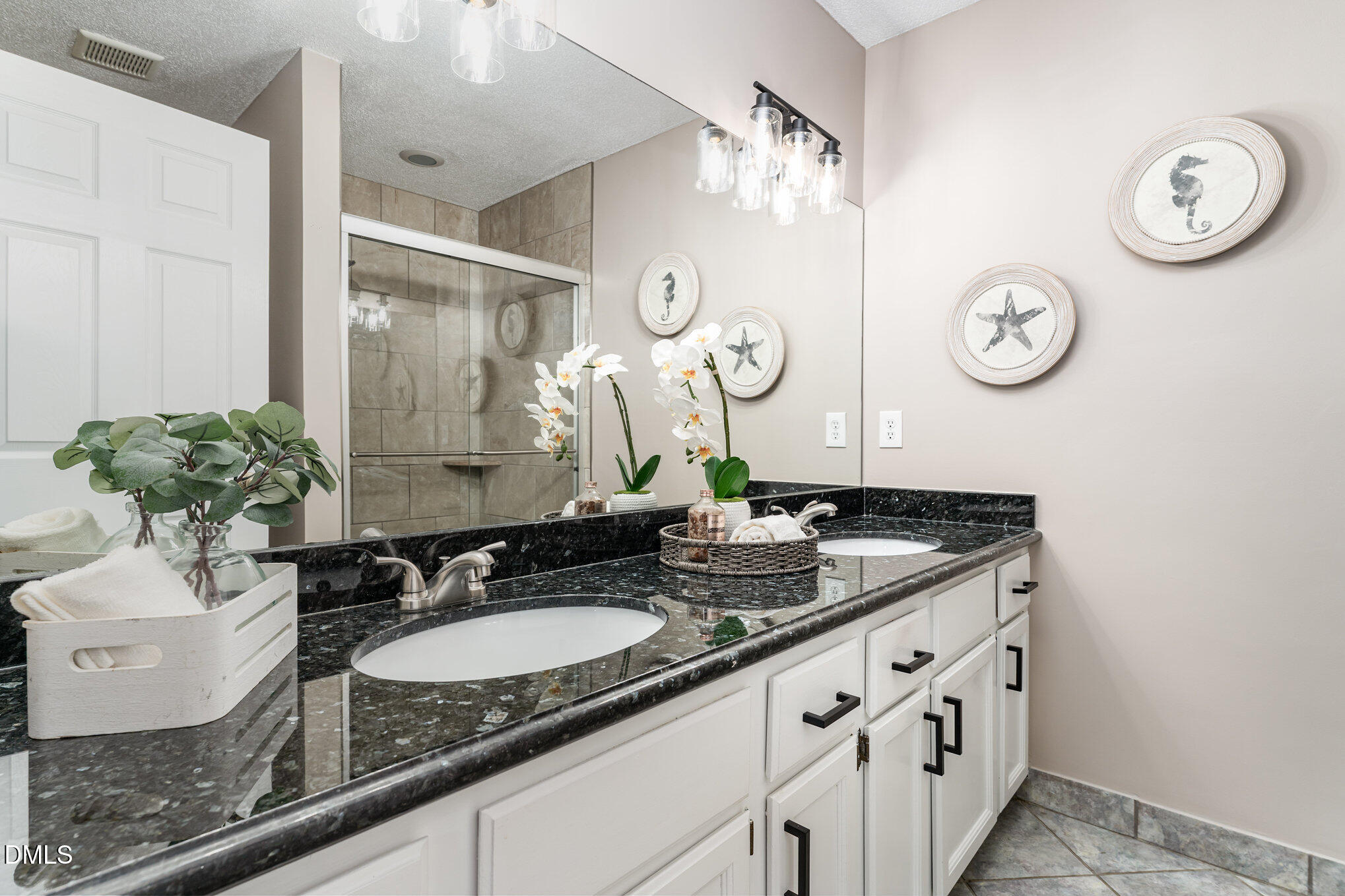 2817 Rue Sans Famille