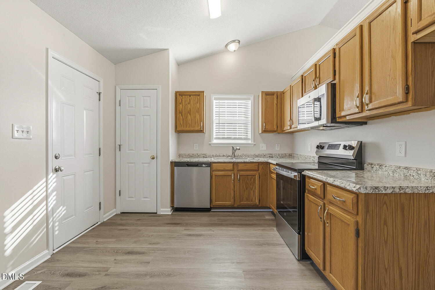 5709 Angelfish Court