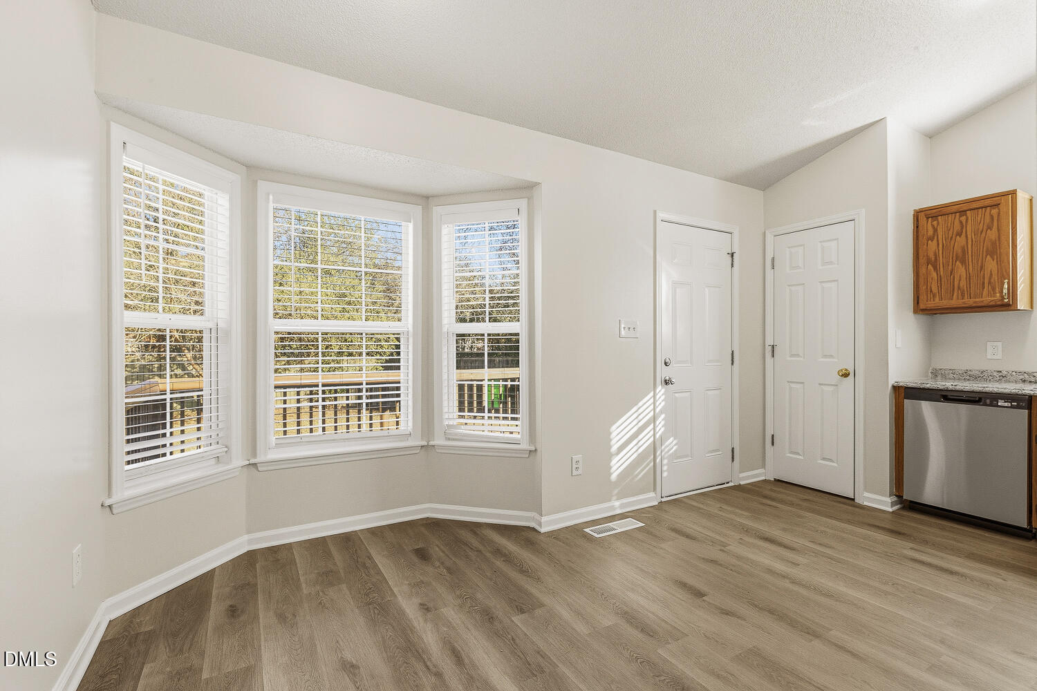 5709 Angelfish Court