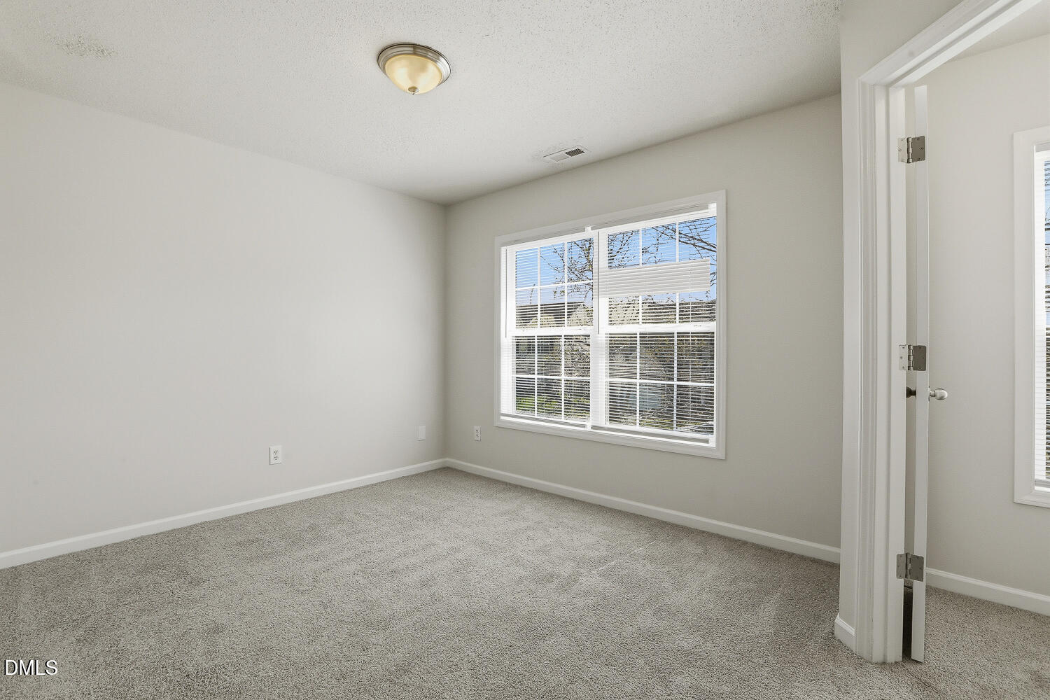 808 Woodside Park Lane