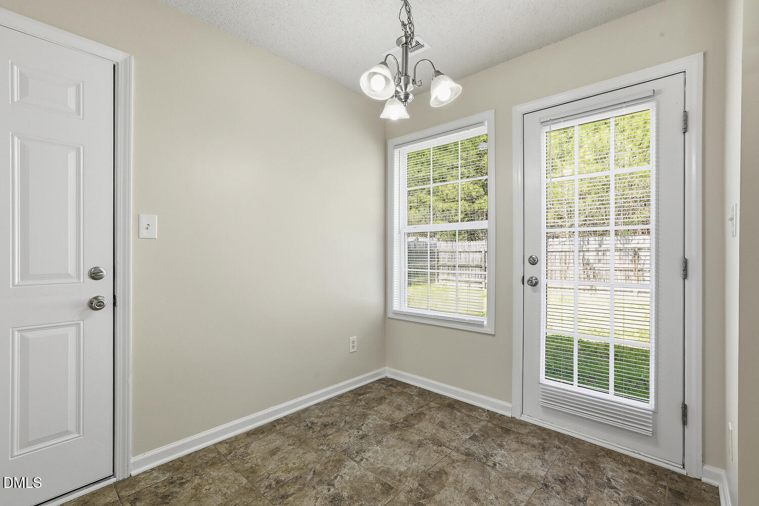 808 Woodside Park Lane