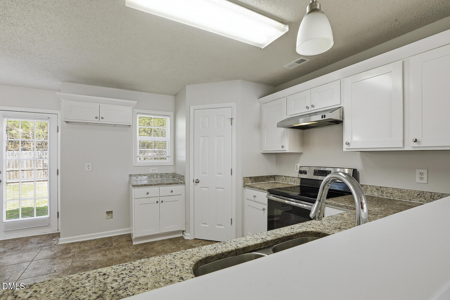 808 Woodside Park Lane