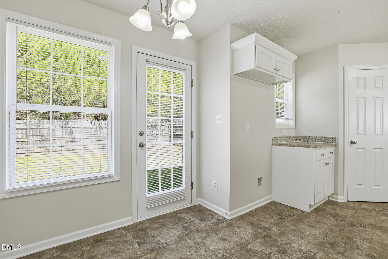 808 Woodside Park Lane