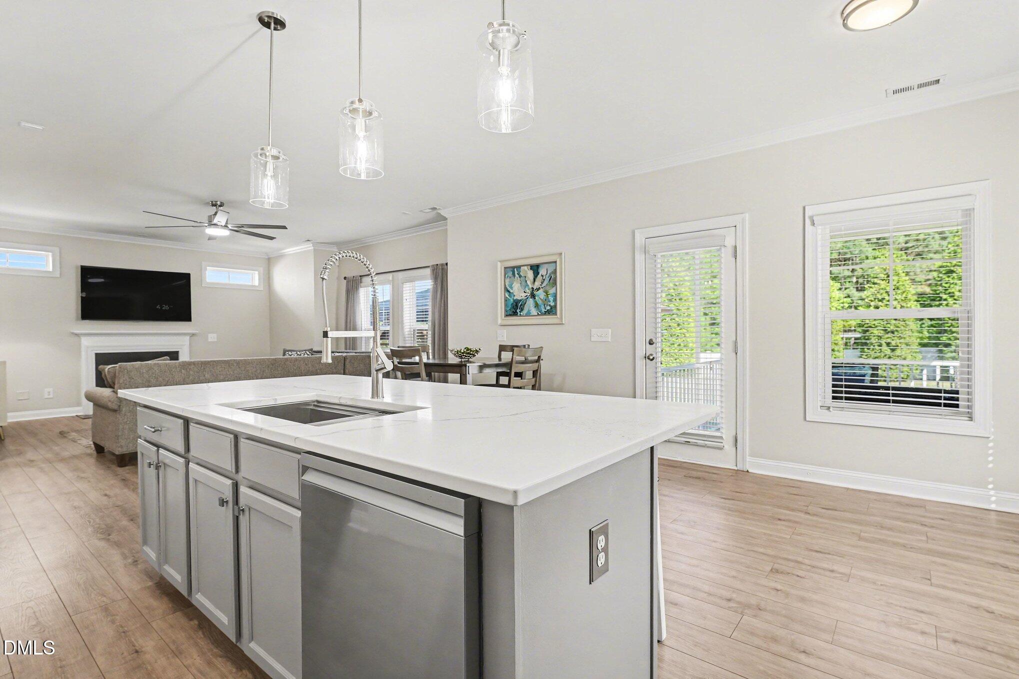 418 Banner Blue Court