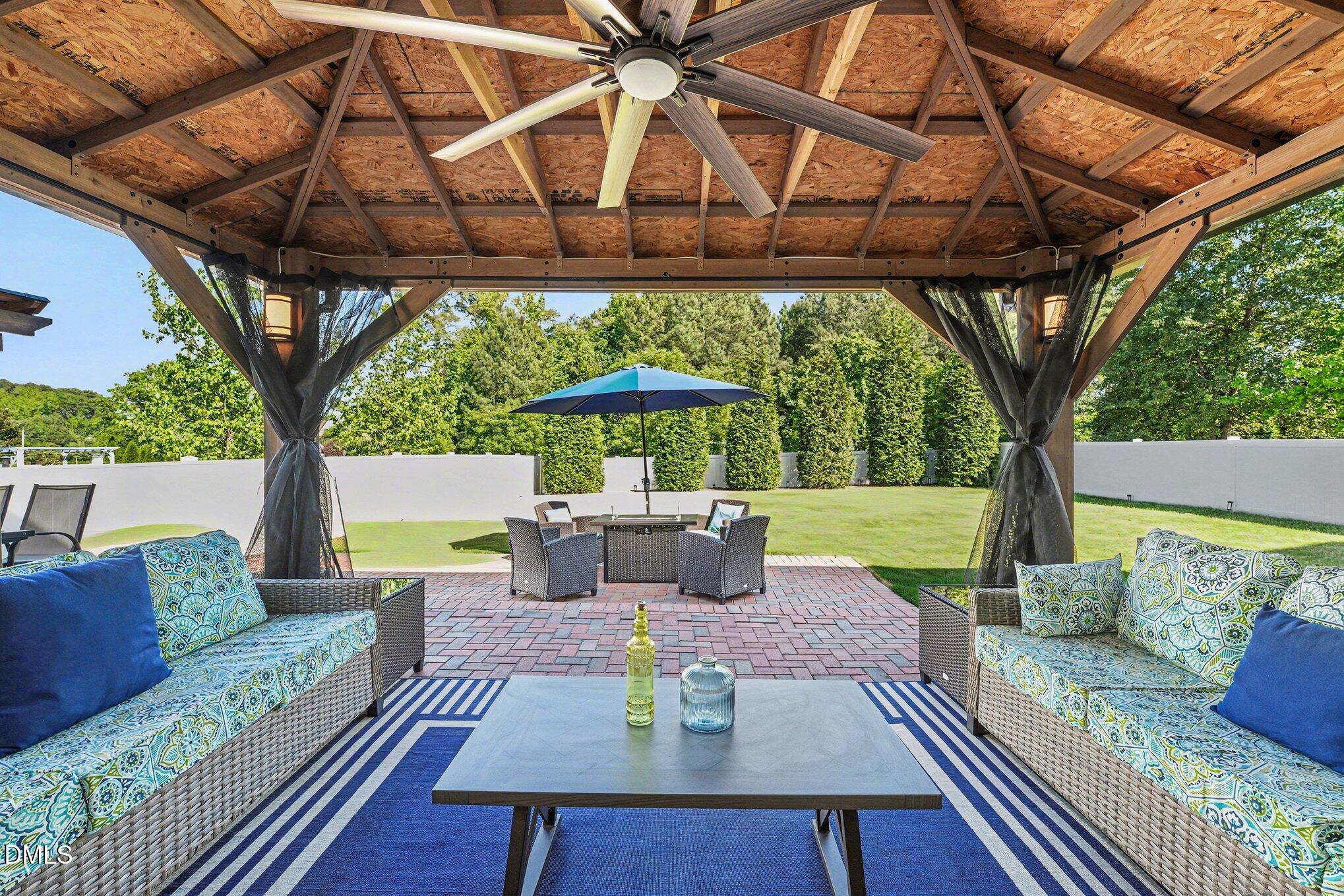 418 Banner Blue Court