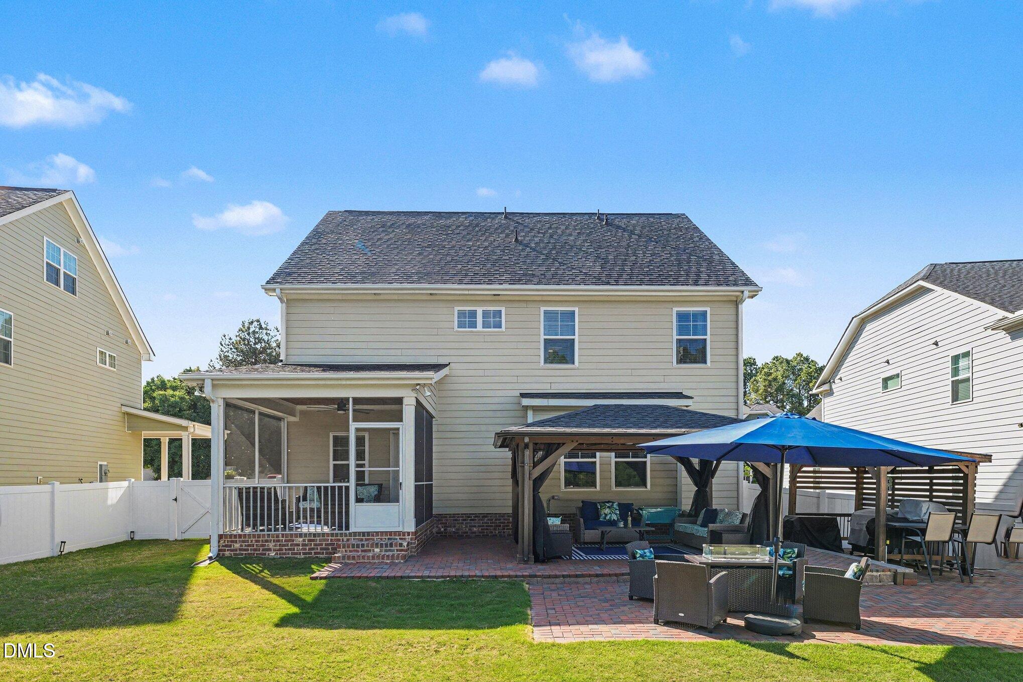 418 Banner Blue Court