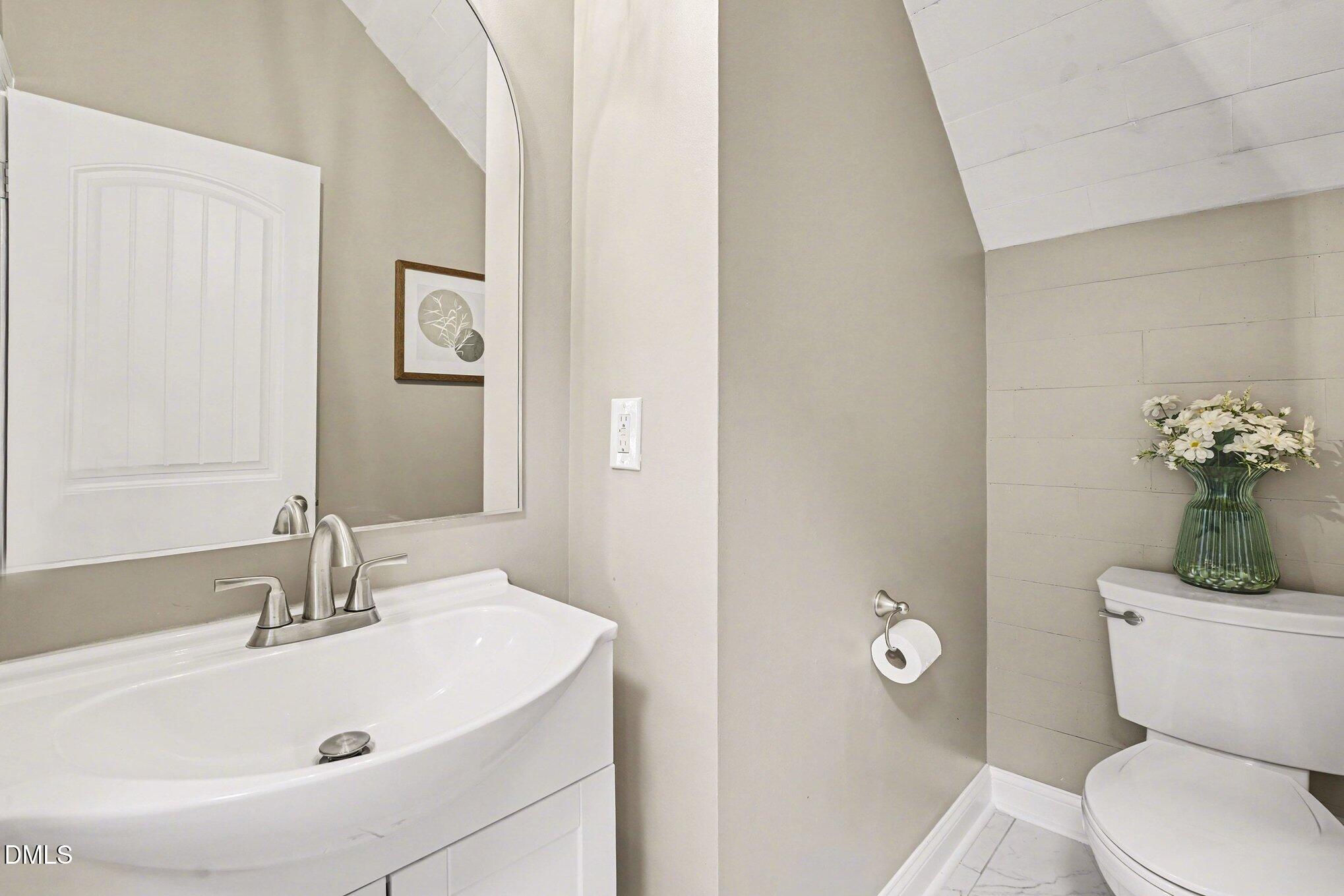 418 Banner Blue Court