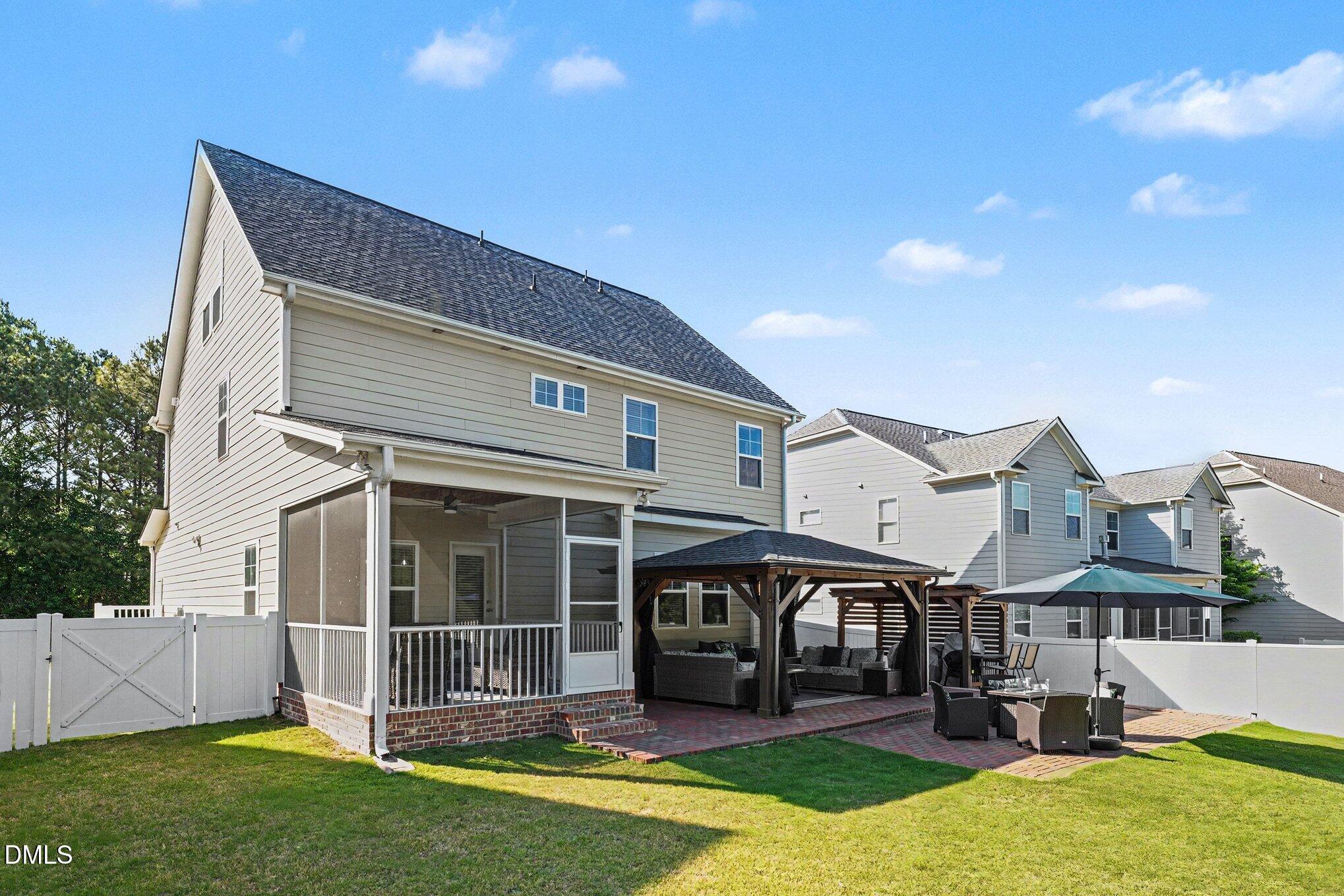 418 Banner Blue Court