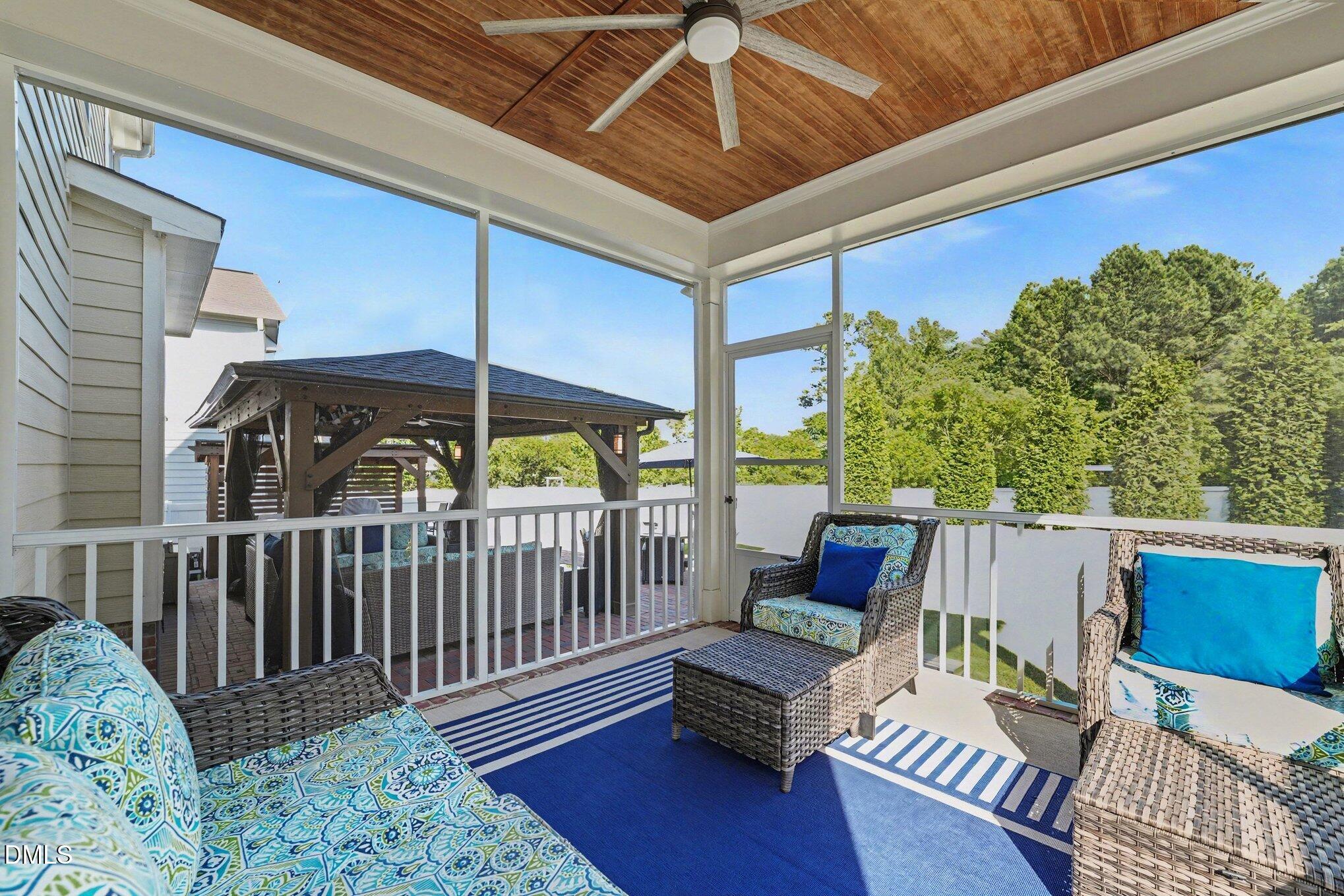 418 Banner Blue Court