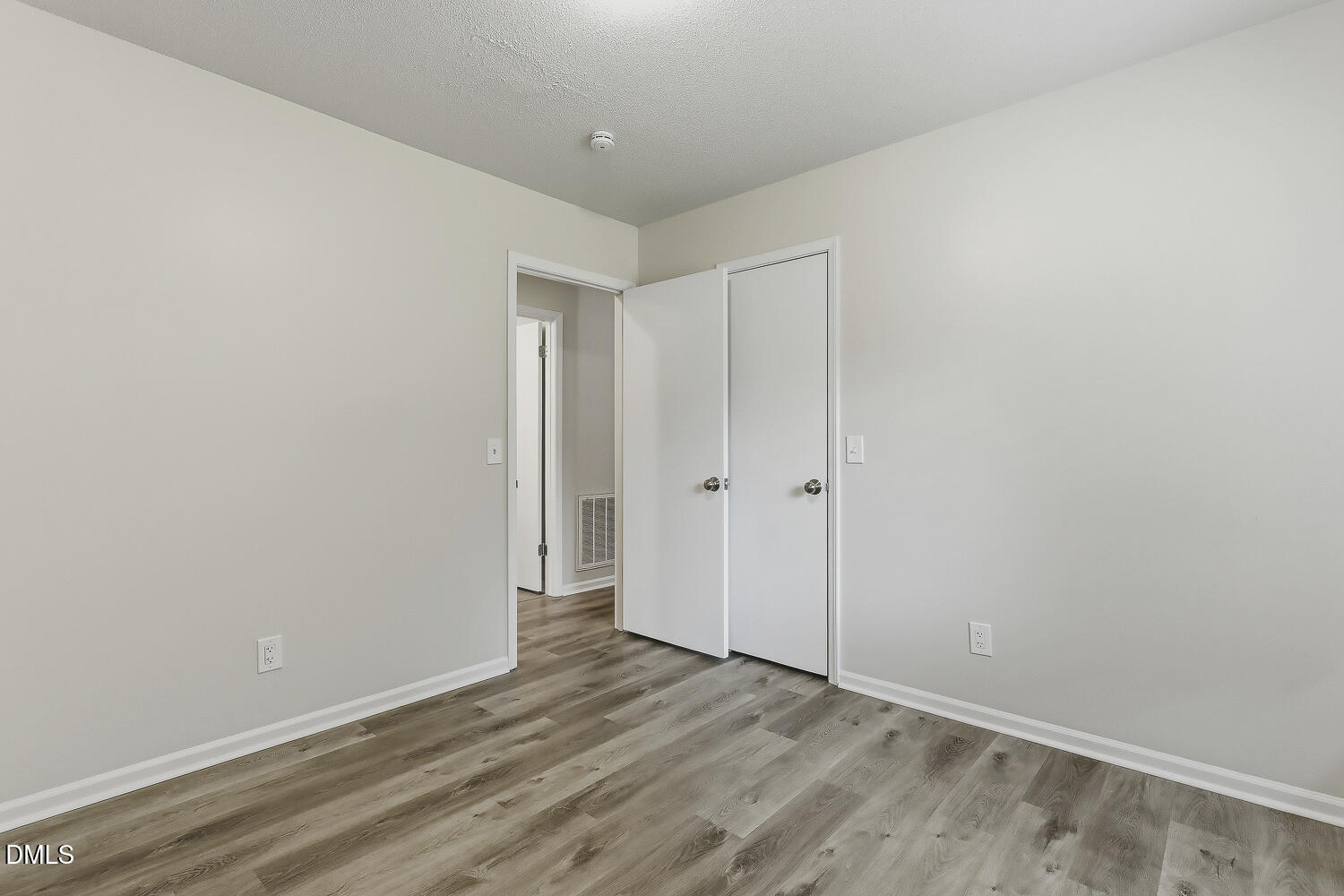 102 Oaklake Court